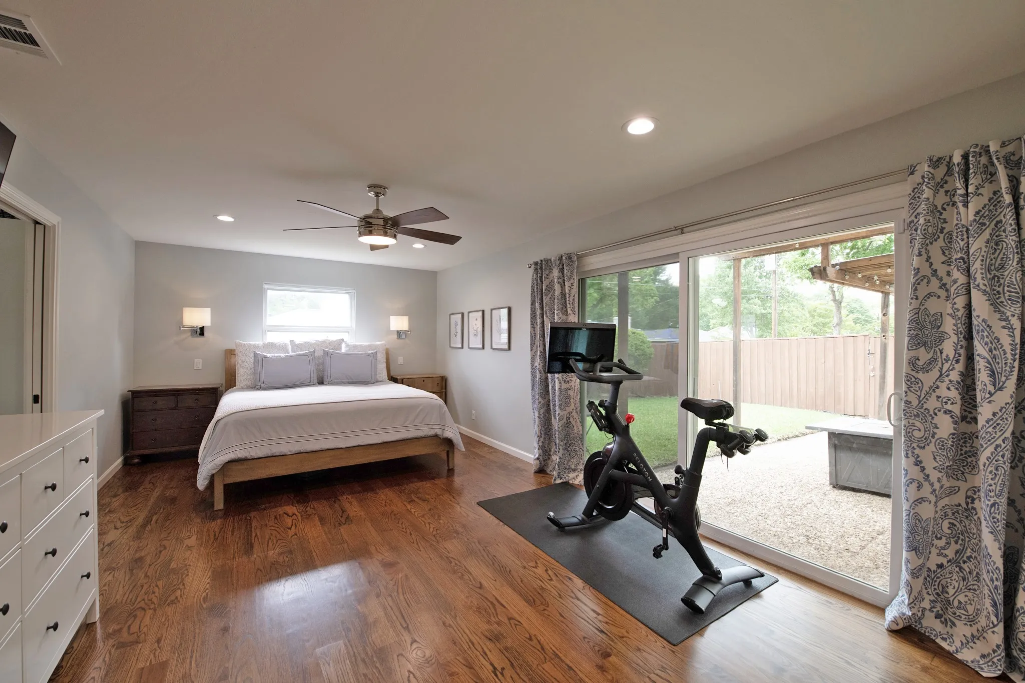 Single Family Residence For Sale in Dallas County , 4054 Boca Bay Drive, Dallas, Texas 75244, 4 Bedroom, 2 Bathroom, 2 Garage spaces, 2,418 Sqft, built in 1962, Preowned, mls#21244340, Real Estate Agent in Dallas, Homes For Sale in Dallas county, Homes For Sale in Dallas, Realtor in Dallas Texas, Real Estate Brokerage Independent Realty Texas, Luminita Cordes Realtor
