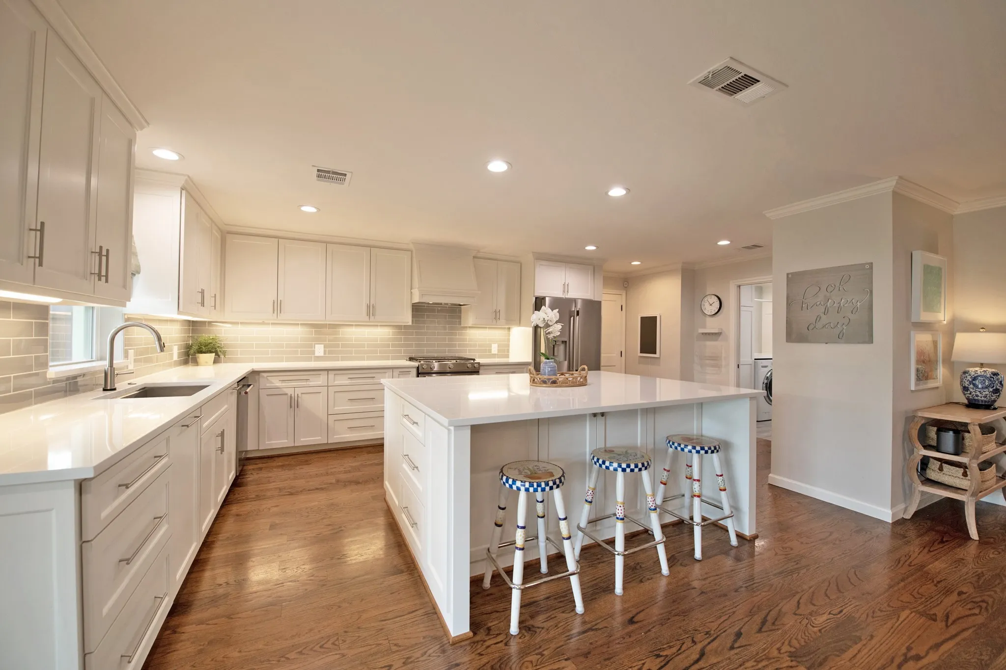 Single Family Residence For Sale in Dallas County , 4054 Boca Bay Drive, Dallas, Texas 75244, 4 Bedroom, 2 Bathroom, 2 Garage spaces, 2,418 Sqft, built in 1962, Preowned, mls#21244340, Real Estate Agent in Dallas, Homes For Sale in Dallas county, Homes For Sale in Dallas, Realtor in Dallas Texas, Real Estate Brokerage Independent Realty Texas, Luminita Cordes Realtor