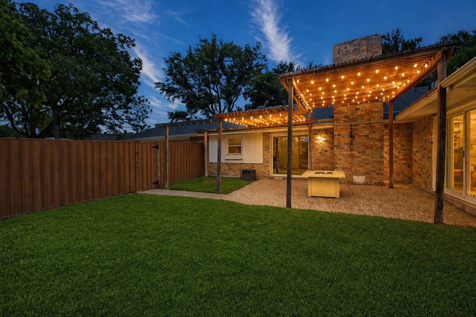 Single Family Residence For Sale in Dallas County , 4054 Boca Bay Drive, Dallas, Texas 75244, 4 Bedroom, 2 Bathroom, 2 Garage spaces, 2,418 Sqft, built in 1962, Preowned, mls#21244340, Real Estate Agent in Dallas, Homes For Sale in Dallas county, Homes For Sale in Dallas, Realtor in Dallas Texas, Real Estate Brokerage Independent Realty Texas, Luminita Cordes Realtor