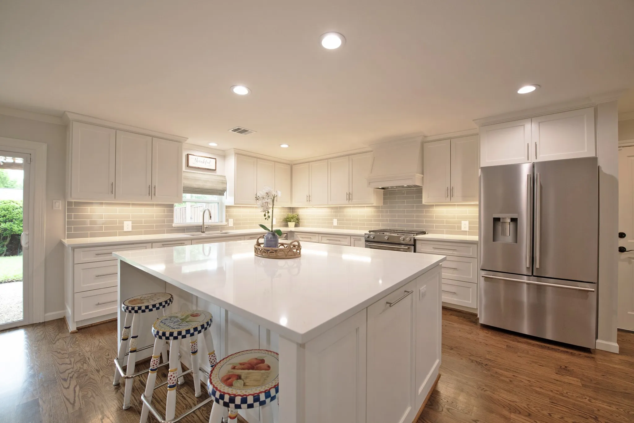 Single Family Residence For Sale in Dallas County , 4054 Boca Bay Drive, Dallas, Texas 75244, 4 Bedroom, 2 Bathroom, 2 Garage spaces, 2,418 Sqft, built in 1962, Preowned, mls#21244340, Real Estate Agent in Dallas, Homes For Sale in Dallas county, Homes For Sale in Dallas, Realtor in Dallas Texas, Real Estate Brokerage Independent Realty Texas, Luminita Cordes Realtor