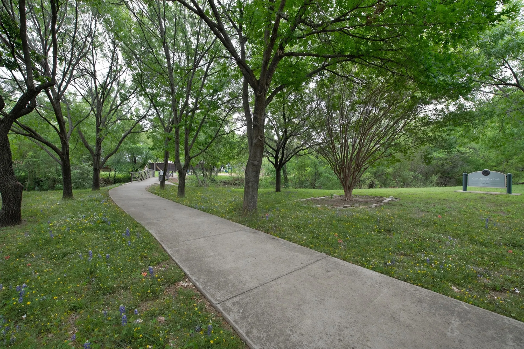 Single Family Residence For Sale in Dallas County , 4054 Boca Bay Drive, Dallas, Texas 75244, 4 Bedroom, 2 Bathroom, 2 Garage spaces, 2,418 Sqft, built in 1962, Preowned, mls#21244340, Real Estate Agent in Dallas, Homes For Sale in Dallas county, Homes For Sale in Dallas, Realtor in Dallas Texas, Real Estate Brokerage Independent Realty Texas, Luminita Cordes Realtor
