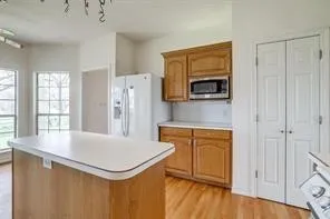 Single Family Residence For Sale in Parker County , 1930 Old Mineral Wells Highway, Weatherford, Texas 76088, 3 Bedroom, 2 Bathroom, 3 Garage spaces, 2,151 Sqft, built in 2001, Preowned, mls#21243941, Real Estate Agent in Weatherford, Homes For Sale in Parker county, Homes For Sale in Weatherford, Realtor in Weatherford Texas, Real Estate Brokerage Independent Realty Texas, Luminita Cordes Realtor