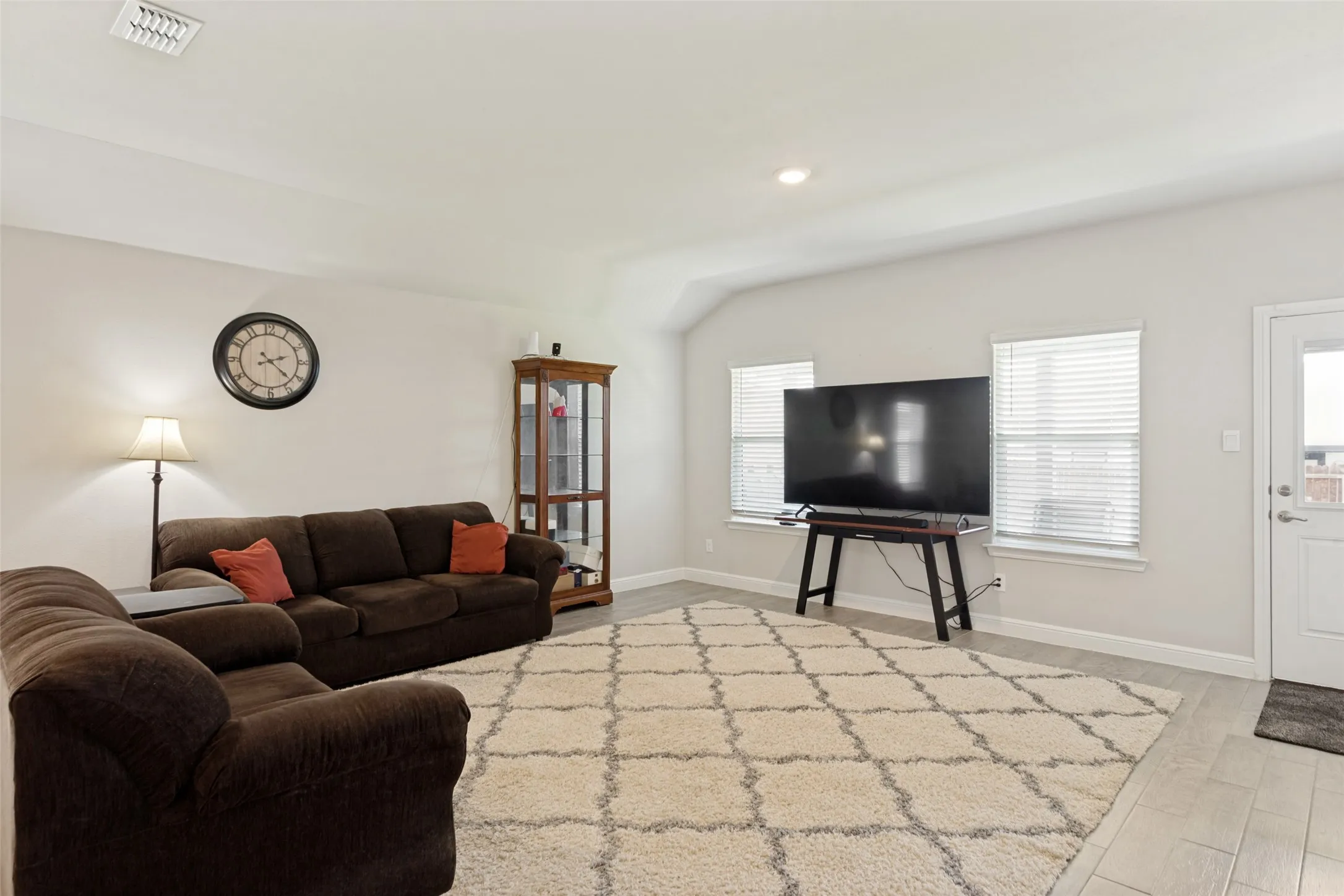 Single Family Residence For Sale in Johnson County , 737 Trinity Park Trail, Alvarado, Texas 76009, 4 Bedroom, 2 Bathroom, 2 Garage spaces, 2,079 Sqft, built in 2023, Preowned, mls#21244334, Real Estate Agent in Alvarado, Homes For Sale in Johnson county, Homes For Sale in Alvarado, Realtor in Alvarado Texas, Real Estate Brokerage Independent Realty Texas, Luminita Cordes Realtor