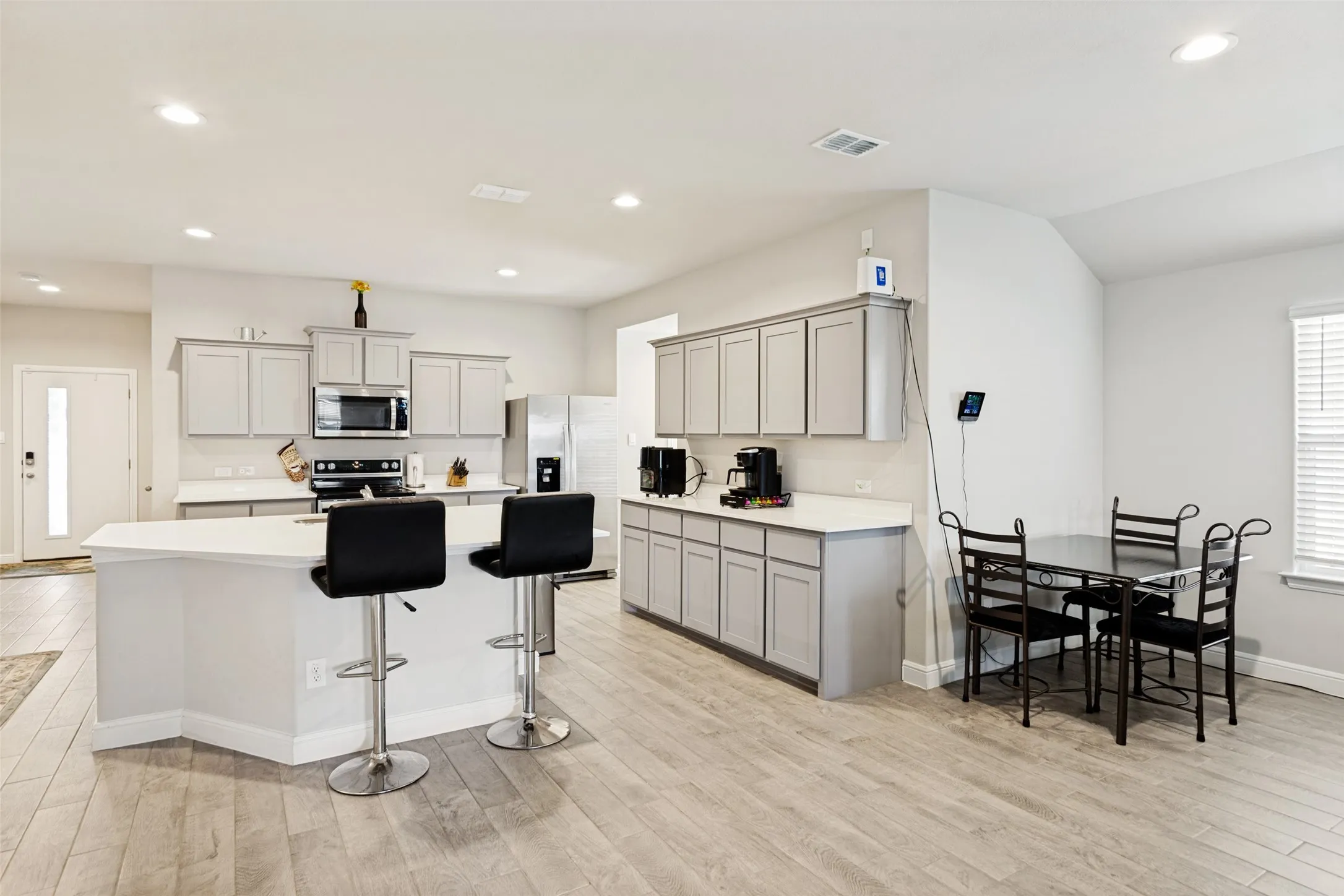 Single Family Residence For Sale in Johnson County , 737 Trinity Park Trail, Alvarado, Texas 76009, 4 Bedroom, 2 Bathroom, 2 Garage spaces, 2,079 Sqft, built in 2023, Preowned, mls#21244334, Real Estate Agent in Alvarado, Homes For Sale in Johnson county, Homes For Sale in Alvarado, Realtor in Alvarado Texas, Real Estate Brokerage Independent Realty Texas, Luminita Cordes Realtor