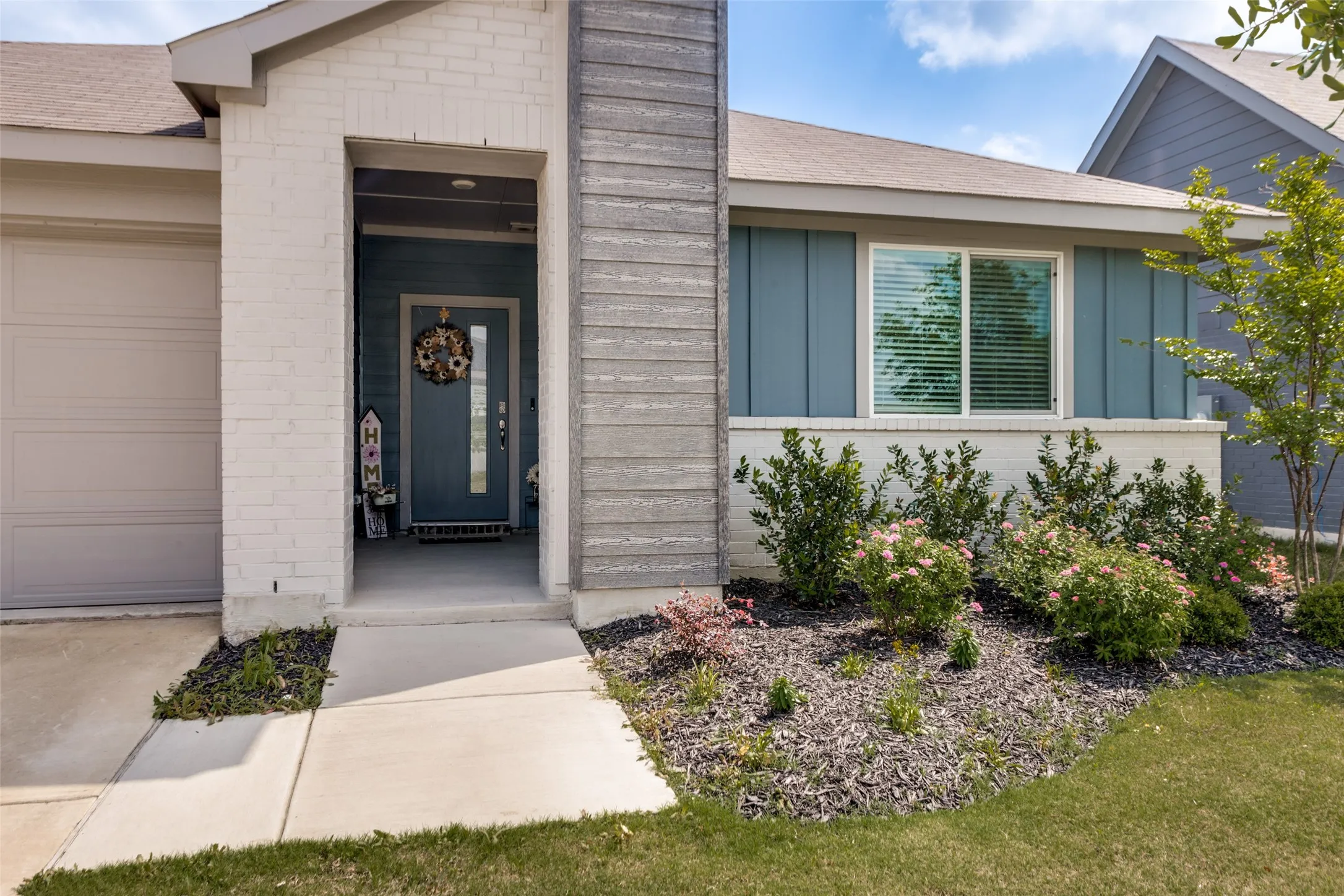 Single Family Residence For Sale in Johnson County , 737 Trinity Park Trail, Alvarado, Texas 76009, 4 Bedroom, 2 Bathroom, 2 Garage spaces, 2,079 Sqft, built in 2023, Preowned, mls#21244334, Real Estate Agent in Alvarado, Homes For Sale in Johnson county, Homes For Sale in Alvarado, Realtor in Alvarado Texas, Real Estate Brokerage Independent Realty Texas, Luminita Cordes Realtor