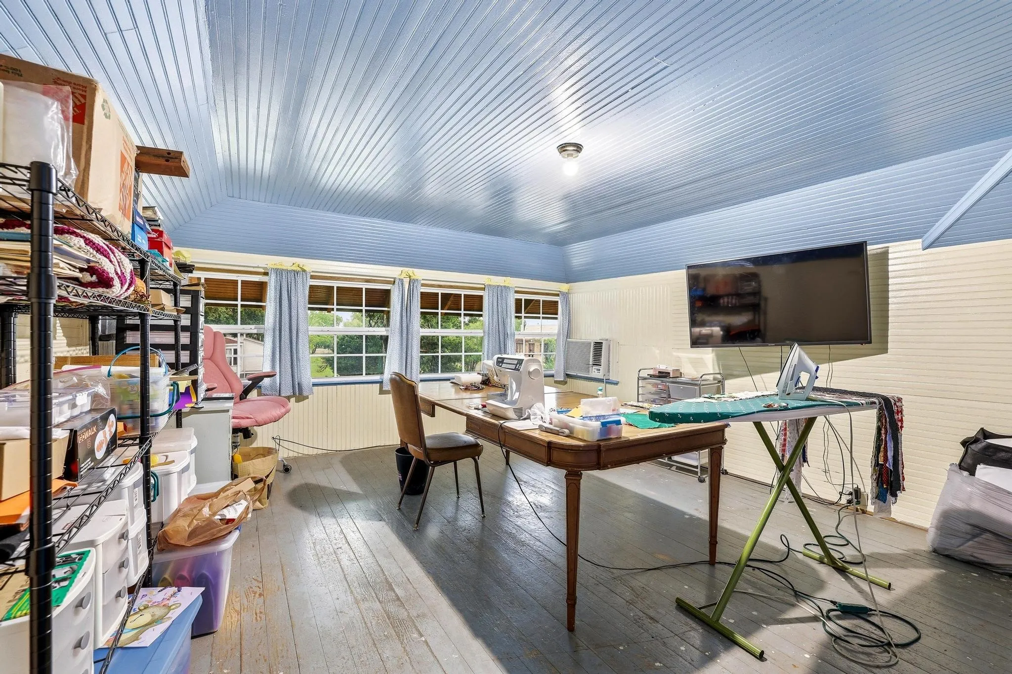 Single Family Residence For Sale in Fannin County , 901 8th Street, Honey Grove, Texas 75446, 5 Bedroom, 3 Bathroom, 2 Garage spaces, 3,084 Sqft, built in 1918, Price $325,000, mls#21240389, Real Estate Agent in Honey Grove, Homes For Sale in Fannin county, Homes For Sale in Honey Grove, Realtor in Honey Grove Texas, Real Estate Brokerage Independent Realty Texas, Luminita Cordes Realtor