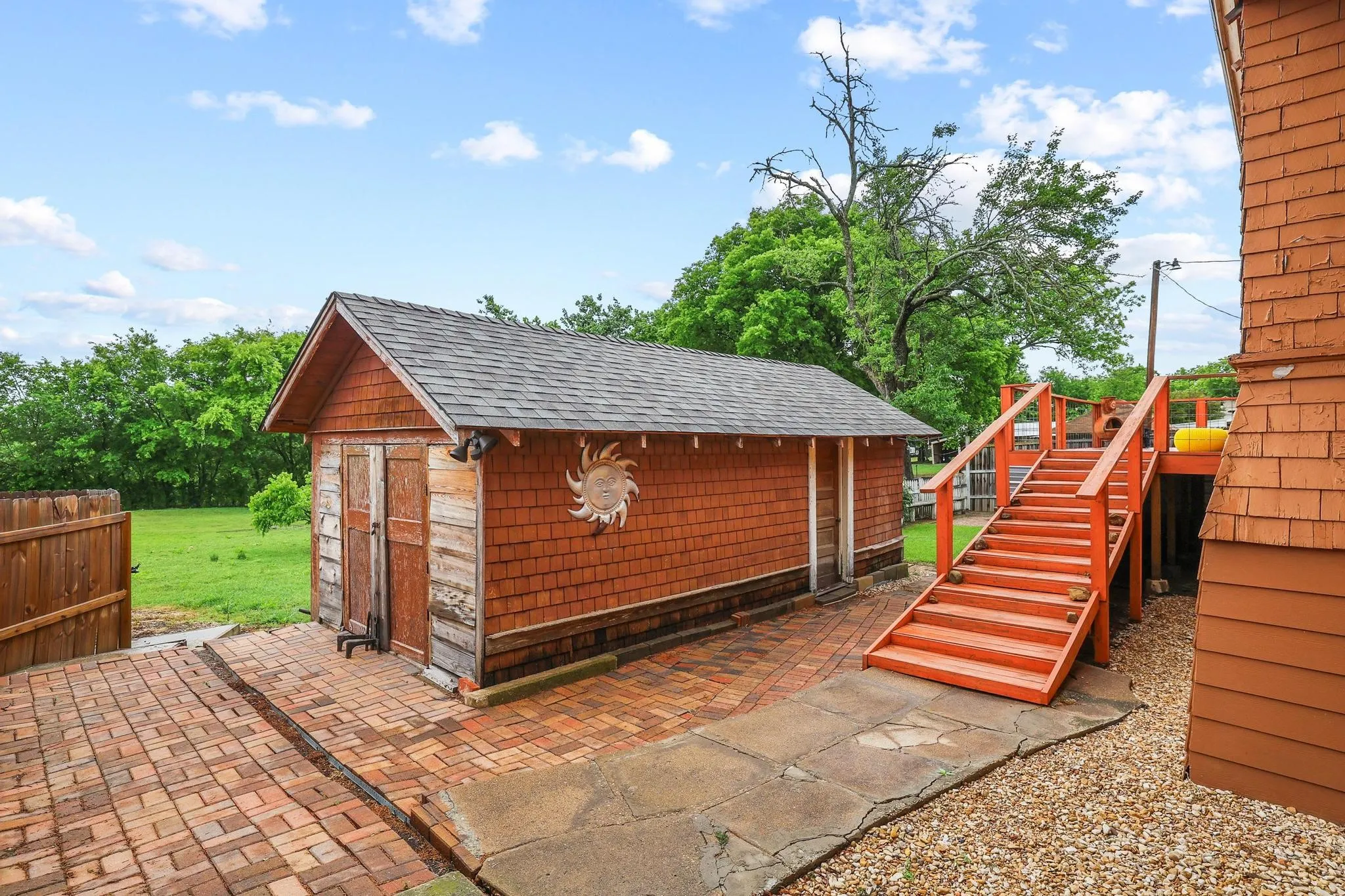 Single Family Residence For Sale in Fannin County , 901 8th Street, Honey Grove, Texas 75446, 5 Bedroom, 3 Bathroom, 2 Garage spaces, 3,084 Sqft, built in 1918, Price $325,000, mls#21240389, Real Estate Agent in Honey Grove, Homes For Sale in Fannin county, Homes For Sale in Honey Grove, Realtor in Honey Grove Texas, Real Estate Brokerage Independent Realty Texas, Luminita Cordes Realtor