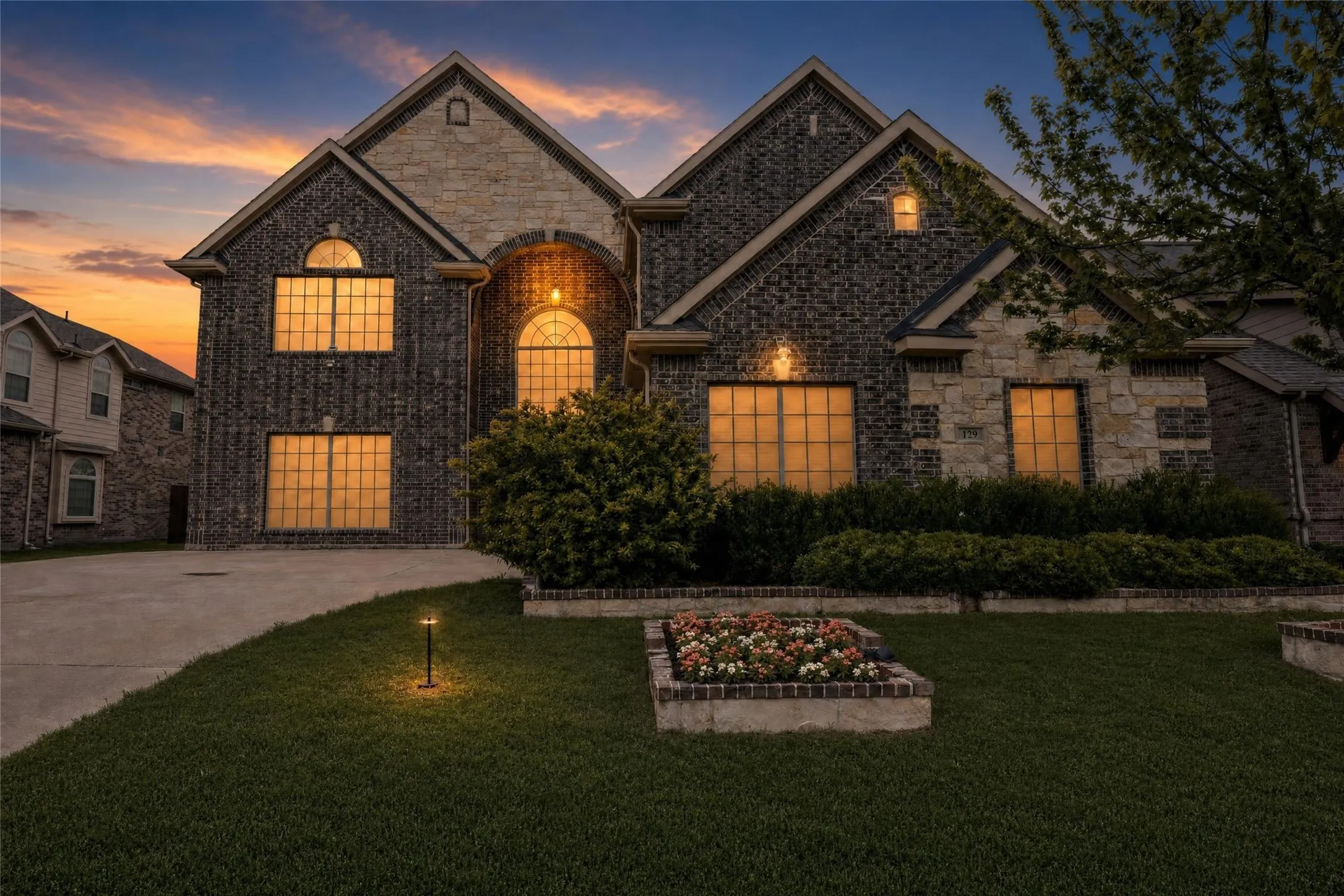 Single Family Residence For Sale in Ellis County , 129 Quail Run Road, Red Oak, Texas 75154, 5 Bedroom, 4 Bathroom, 2 Garage spaces, 4,381 Sqft, built in 2017, Price $495,000, mls#21242838, Real Estate Agent in Red Oak, Homes For Sale in Ellis county, Homes For Sale in Red Oak, Realtor in Red Oak Texas, Real Estate Brokerage Independent Realty Texas, Luminita Cordes Realtor