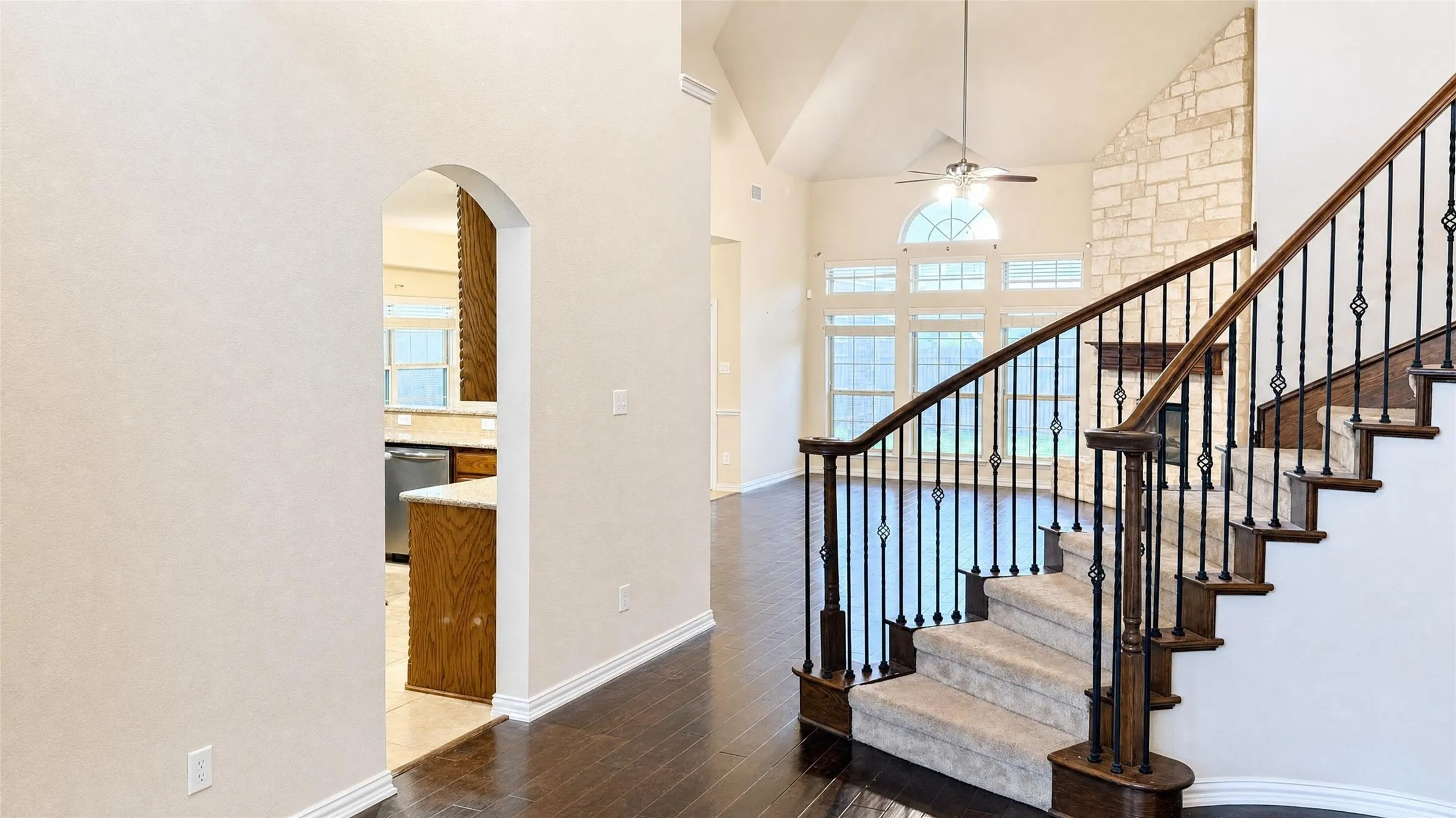 Single Family Residence For Sale in Ellis County , 129 Quail Run Road, Red Oak, Texas 75154, 5 Bedroom, 4 Bathroom, 2 Garage spaces, 4,381 Sqft, built in 2017, Price $495,000, mls#21242838, Real Estate Agent in Red Oak, Homes For Sale in Ellis county, Homes For Sale in Red Oak, Realtor in Red Oak Texas, Real Estate Brokerage Independent Realty Texas, Luminita Cordes Realtor