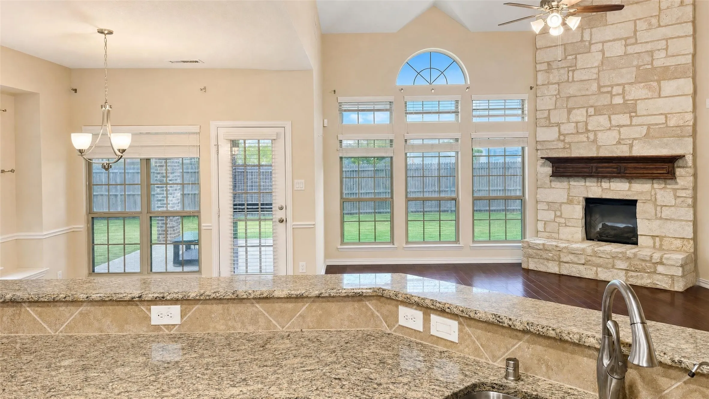 Single Family Residence For Sale in Ellis County , 129 Quail Run Road, Red Oak, Texas 75154, 5 Bedroom, 4 Bathroom, 2 Garage spaces, 4,381 Sqft, built in 2017, Price $495,000, mls#21242838, Real Estate Agent in Red Oak, Homes For Sale in Ellis county, Homes For Sale in Red Oak, Realtor in Red Oak Texas, Real Estate Brokerage Independent Realty Texas, Luminita Cordes Realtor