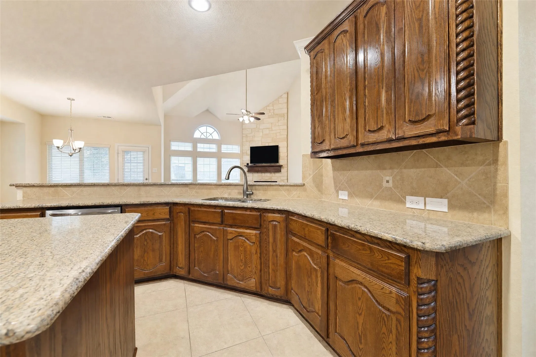 Single Family Residence For Sale in Ellis County , 129 Quail Run Road, Red Oak, Texas 75154, 5 Bedroom, 4 Bathroom, 2 Garage spaces, 4,381 Sqft, built in 2017, Price $495,000, mls#21242838, Real Estate Agent in Red Oak, Homes For Sale in Ellis county, Homes For Sale in Red Oak, Realtor in Red Oak Texas, Real Estate Brokerage Independent Realty Texas, Luminita Cordes Realtor