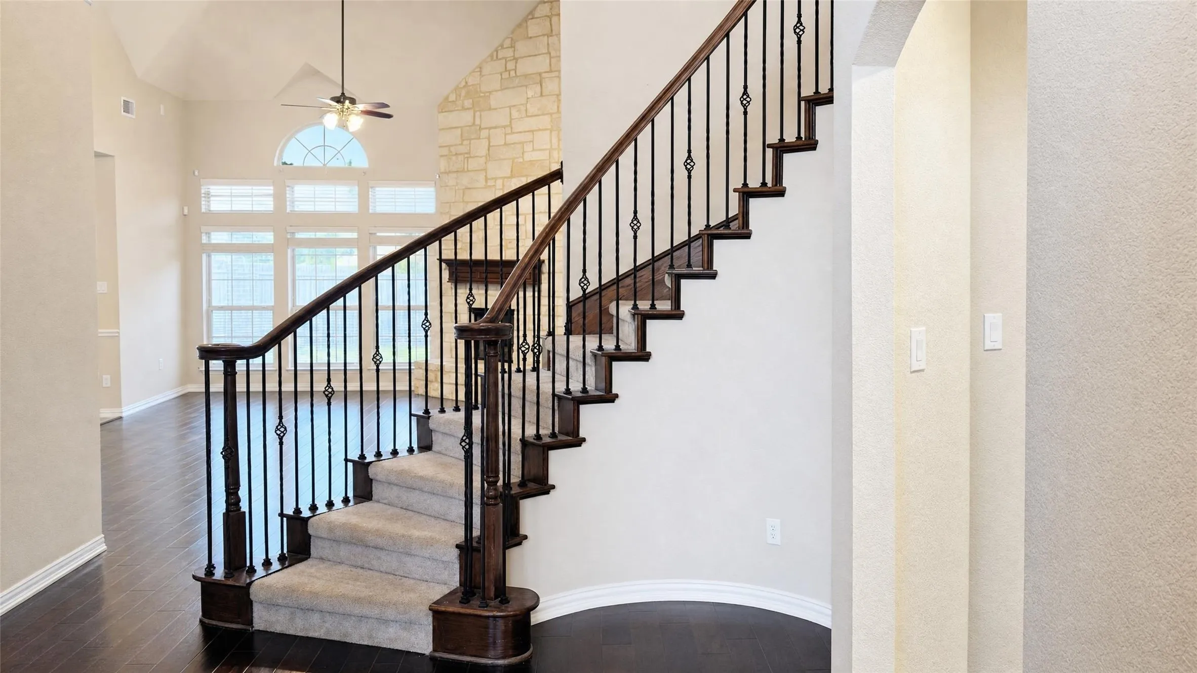 Single Family Residence For Sale in Ellis County , 129 Quail Run Road, Red Oak, Texas 75154, 5 Bedroom, 4 Bathroom, 2 Garage spaces, 4,381 Sqft, built in 2017, Price $495,000, mls#21242838, Real Estate Agent in Red Oak, Homes For Sale in Ellis county, Homes For Sale in Red Oak, Realtor in Red Oak Texas, Real Estate Brokerage Independent Realty Texas, Luminita Cordes Realtor