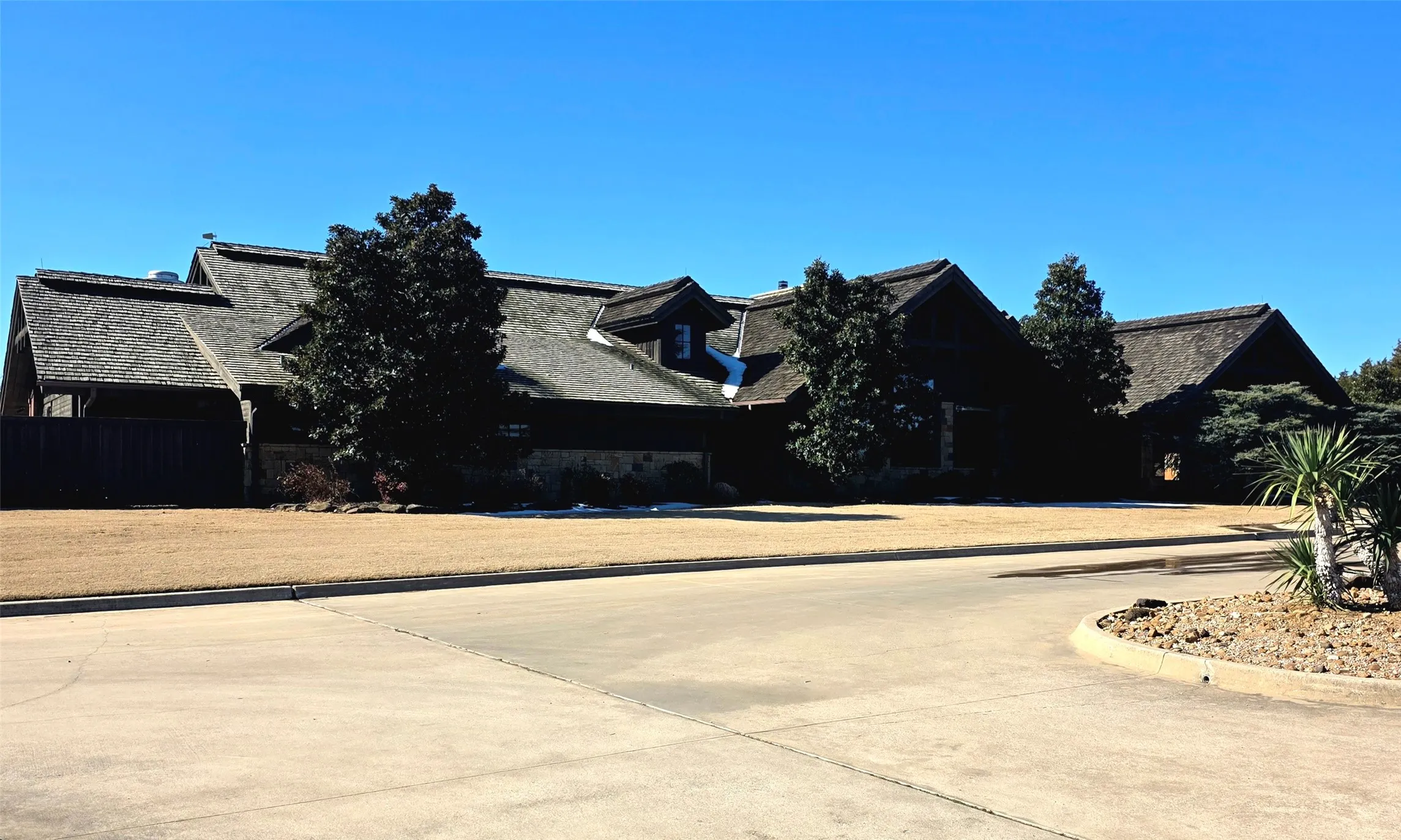 Clubhouse and pro-shop
