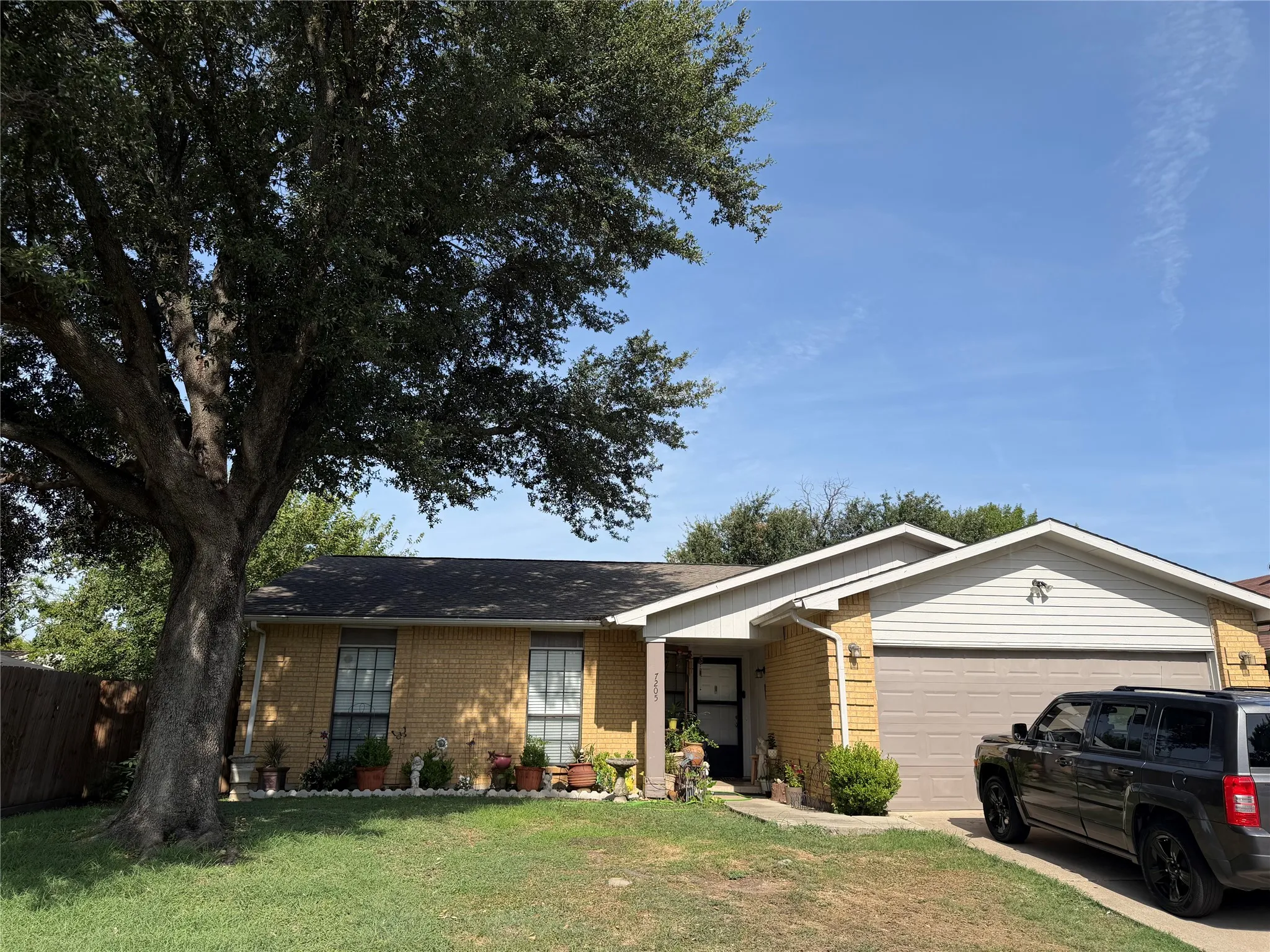 Single Family Residence For Sale in Tarrant County , 7205 Wayfarer Trail, Fort Worth, Texas 76137, 3 Bedroom, 2 Bathroom, 2 Garage spaces, 1,498 Sqft, built in 1984, Price $274,900, mls#21244442, Real Estate Agent in Fort Worth, Homes For Sale in Tarrant county, Homes For Sale in Fort Worth, Realtor in Fort Worth Texas, Real Estate Brokerage Independent Realty Texas, Luminita Cordes Realtor