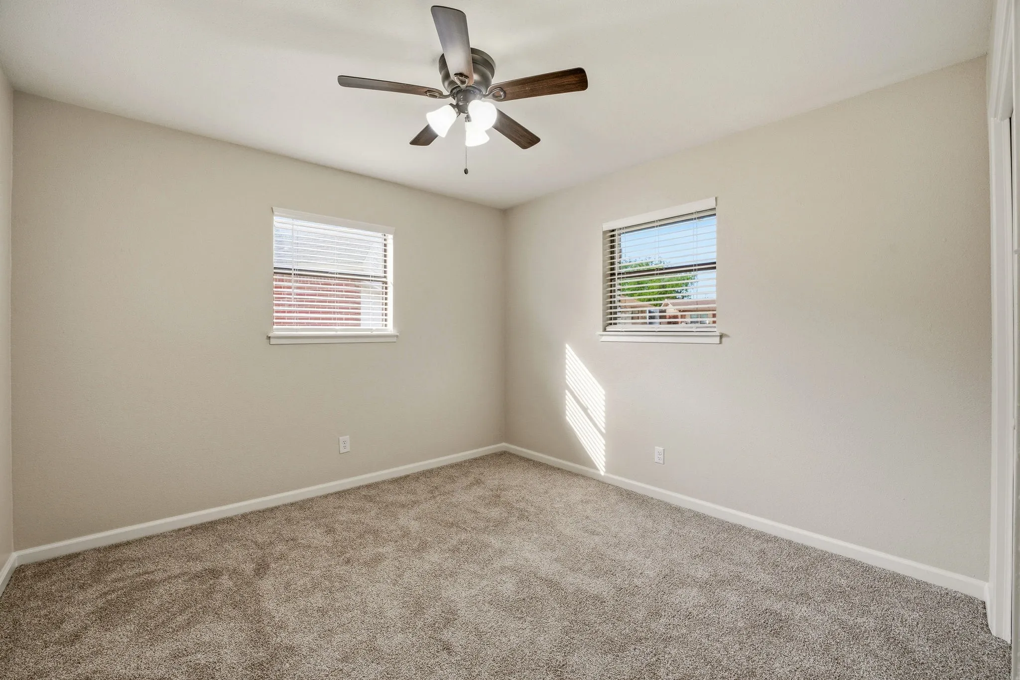 Single Family Residence For Sale in Erath County , 115 Doublehorn Street, Stephenville, Texas 76401, 3 Bedroom, 1 Bathroom, Garage spaces, 1,549 Sqft, built in 1981, mls#21244473, Real Estate Agent in Stephenville, Homes For Sale in Erath county, Homes For Sale in Stephenville, Realtor in Stephenville Texas, Real Estate Brokerage Independent Realty Texas, Luminita Cordes Realtor