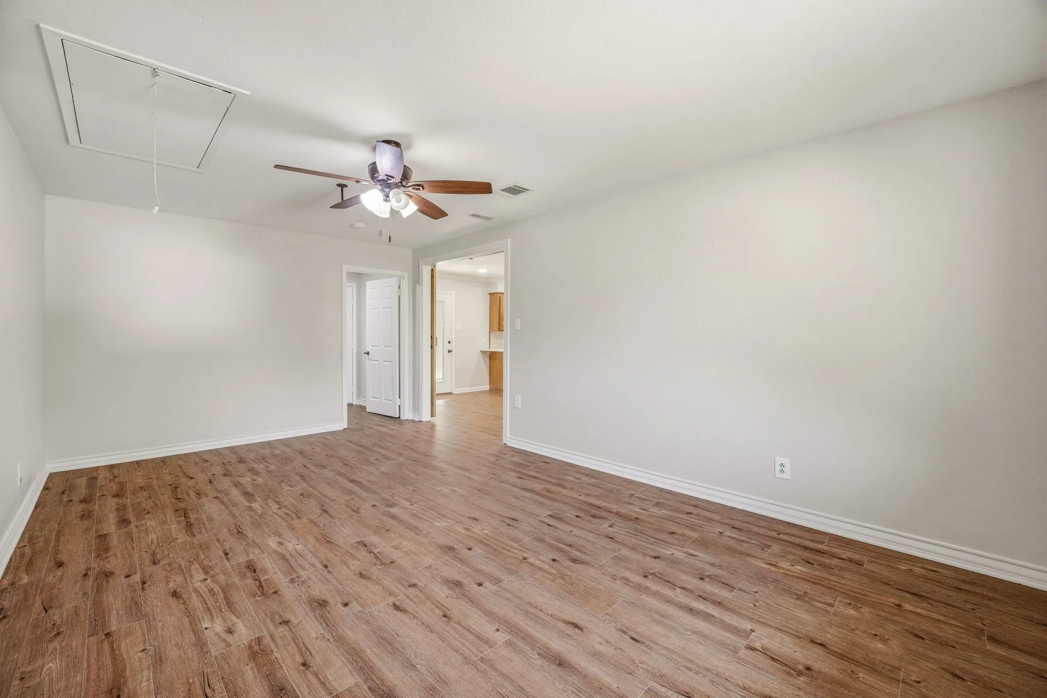 Single Family Residence For Sale in Erath County , 115 Doublehorn Street, Stephenville, Texas 76401, 3 Bedroom, 1 Bathroom, Garage spaces, 1,549 Sqft, built in 1981, mls#21244473, Real Estate Agent in Stephenville, Homes For Sale in Erath county, Homes For Sale in Stephenville, Realtor in Stephenville Texas, Real Estate Brokerage Independent Realty Texas, Luminita Cordes Realtor