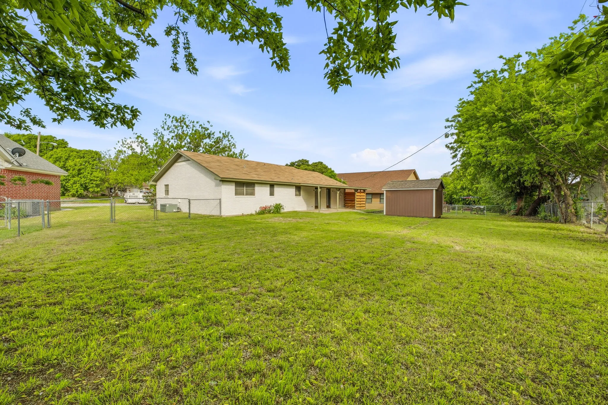 Single Family Residence For Sale in Erath County , 115 Doublehorn Street, Stephenville, Texas 76401, 3 Bedroom, 1 Bathroom, Garage spaces, 1,549 Sqft, built in 1981, mls#21244473, Real Estate Agent in Stephenville, Homes For Sale in Erath county, Homes For Sale in Stephenville, Realtor in Stephenville Texas, Real Estate Brokerage Independent Realty Texas, Luminita Cordes Realtor