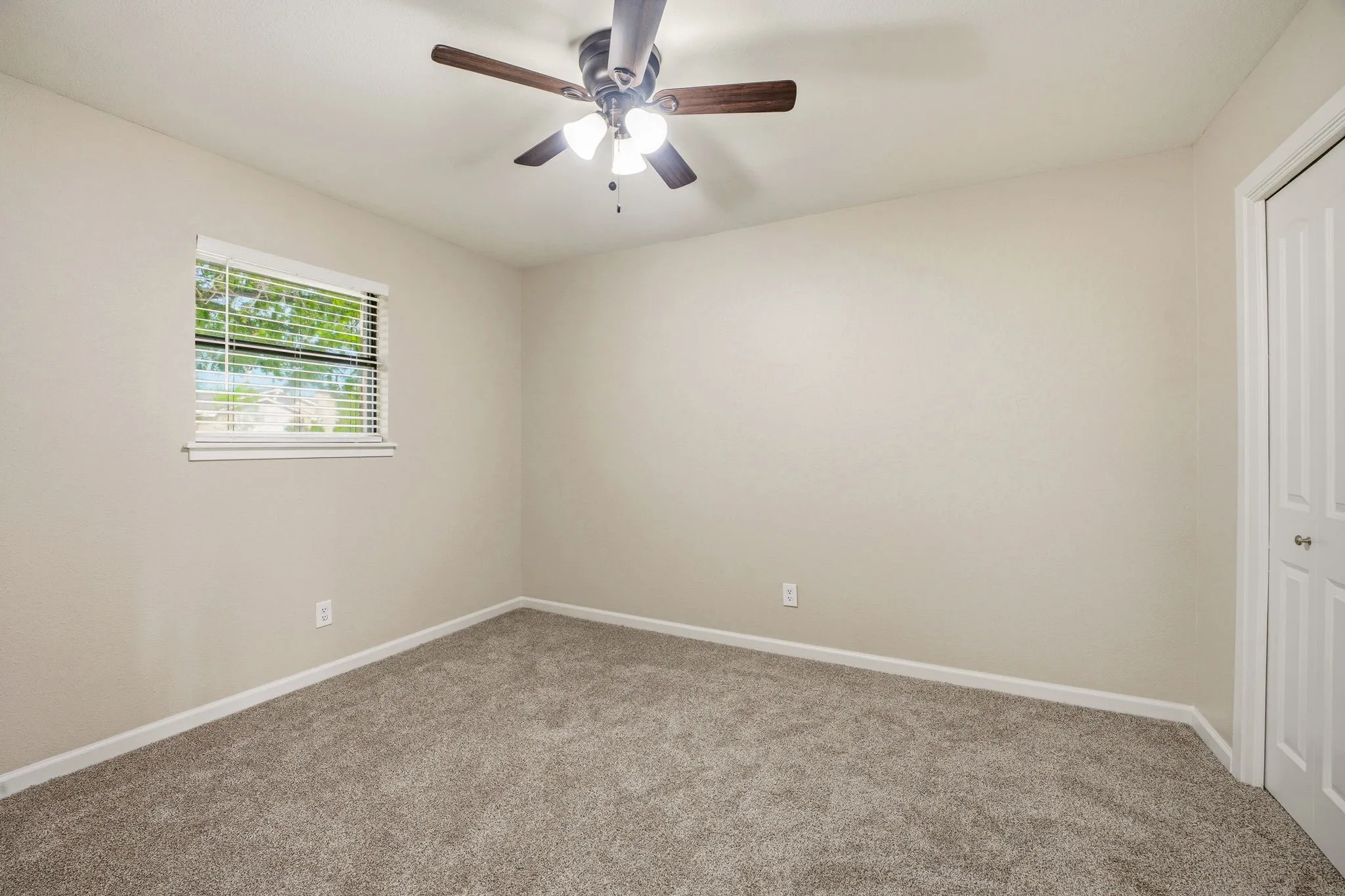 Single Family Residence For Sale in Erath County , 115 Doublehorn Street, Stephenville, Texas 76401, 3 Bedroom, 1 Bathroom, Garage spaces, 1,549 Sqft, built in 1981, mls#21244473, Real Estate Agent in Stephenville, Homes For Sale in Erath county, Homes For Sale in Stephenville, Realtor in Stephenville Texas, Real Estate Brokerage Independent Realty Texas, Luminita Cordes Realtor