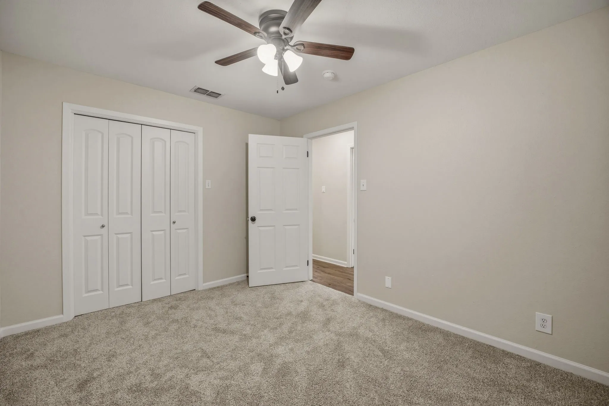 Single Family Residence For Sale in Erath County , 115 Doublehorn Street, Stephenville, Texas 76401, 3 Bedroom, 1 Bathroom, Garage spaces, 1,549 Sqft, built in 1981, mls#21244473, Real Estate Agent in Stephenville, Homes For Sale in Erath county, Homes For Sale in Stephenville, Realtor in Stephenville Texas, Real Estate Brokerage Independent Realty Texas, Luminita Cordes Realtor