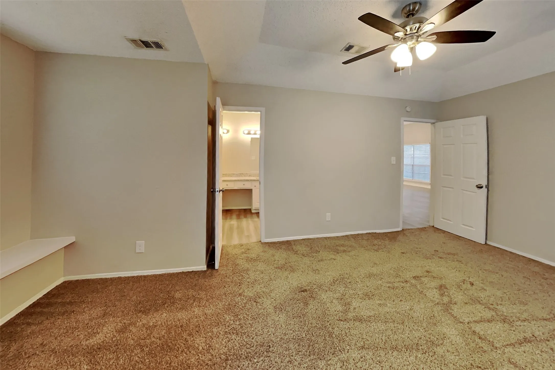 Single Family Residence For Rent in Dallas County , 2914 Dukeswood Drive, Garland, Texas 75040, 3 Bedrooms, 2 Bathrooms, 2 Garage spaces, 1,818 Sqft, built in 1986, Preowned, Price $2,195, mls#21244482, Real Estate Agent in Garland, Homes For Rent in Dallas county, Homes For Rent in Garland, Realtor in Garland Texas, Real Estate Brokerage Independent Realty Texas, Luminita Cordes Realtor