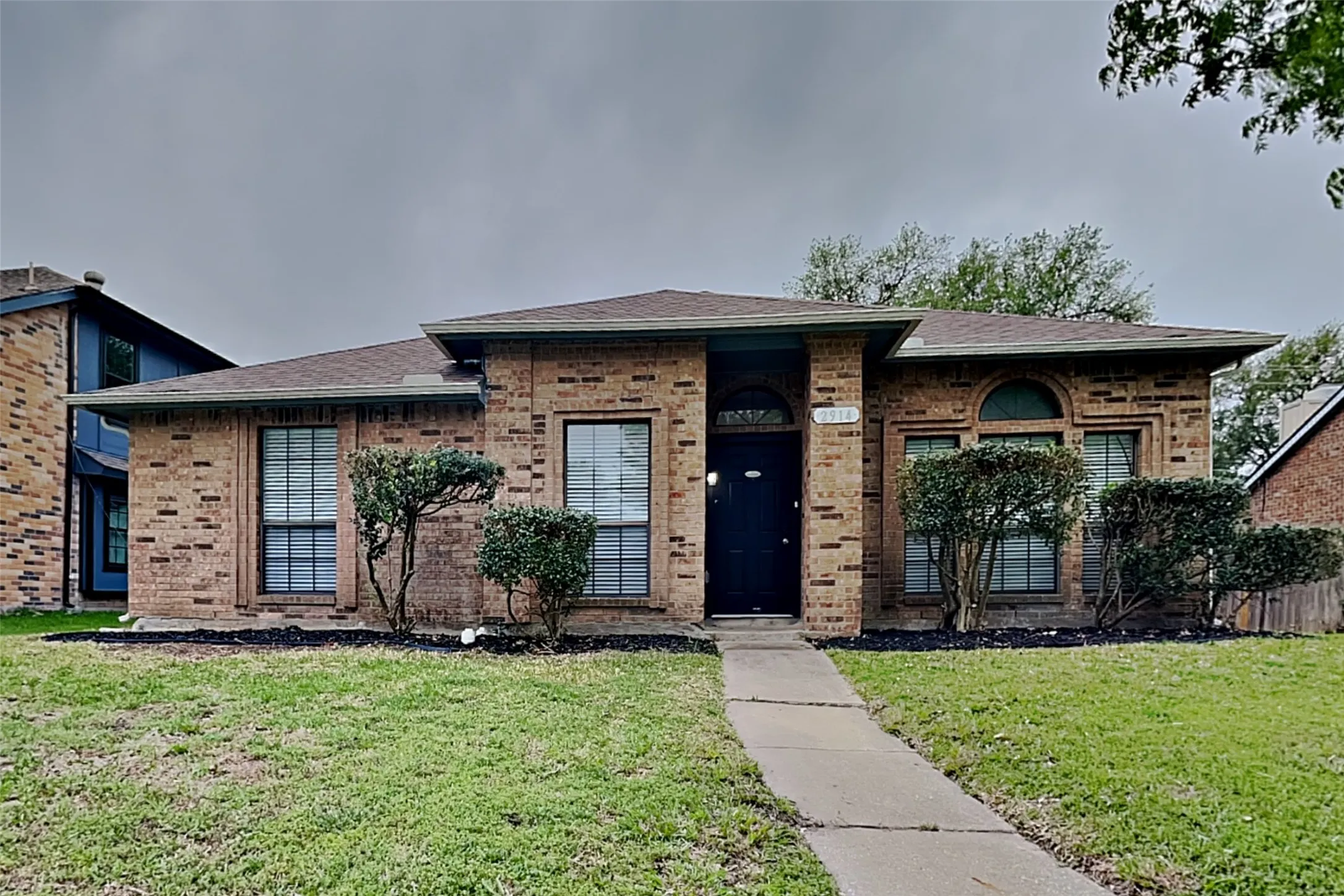 Single Family Residence For Rent in Dallas County , 2914 Dukeswood Drive, Garland, Texas 75040, 3 Bedrooms, 2 Bathrooms, 2 Garage spaces, 1,818 Sqft, built in 1986, Preowned, Price $2,195, mls#21244482, Real Estate Agent in Garland, Homes For Rent in Dallas county, Homes For Rent in Garland, Realtor in Garland Texas, Real Estate Brokerage Independent Realty Texas, Luminita Cordes Realtor