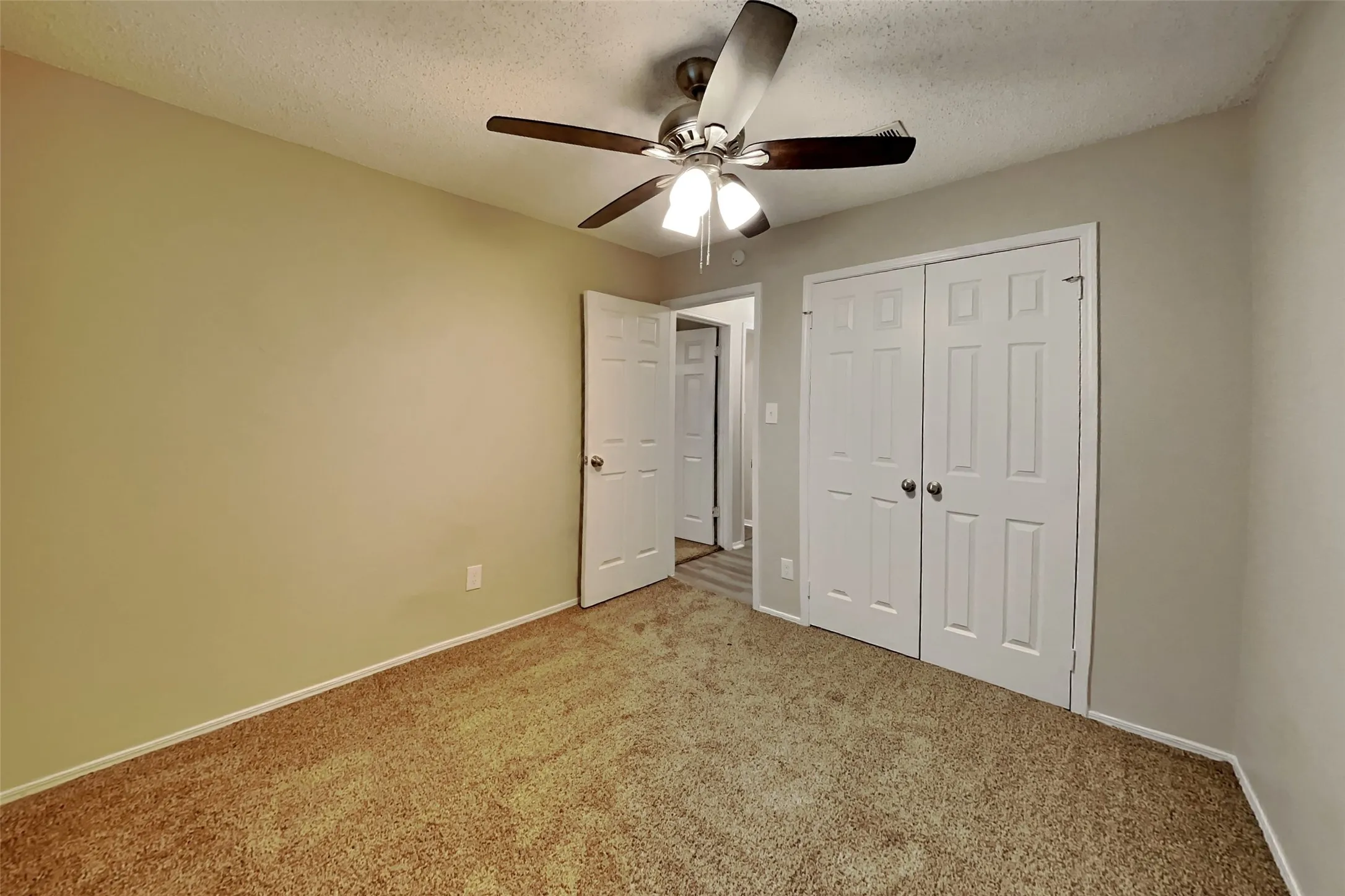 Single Family Residence For Rent in Dallas County , 2914 Dukeswood Drive, Garland, Texas 75040, 3 Bedrooms, 2 Bathrooms, 2 Garage spaces, 1,818 Sqft, built in 1986, Preowned, Price $2,195, mls#21244482, Real Estate Agent in Garland, Homes For Rent in Dallas county, Homes For Rent in Garland, Realtor in Garland Texas, Real Estate Brokerage Independent Realty Texas, Luminita Cordes Realtor