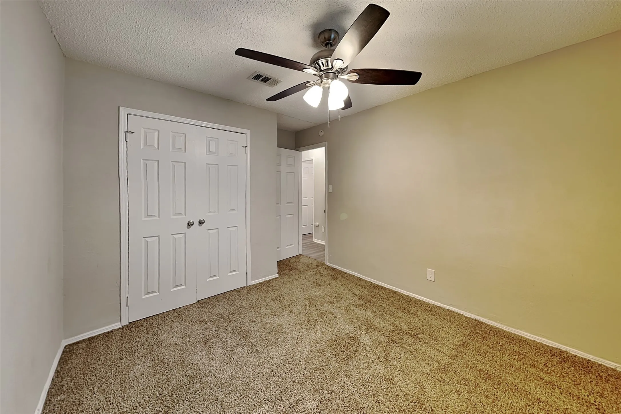 Single Family Residence For Rent in Dallas County , 2914 Dukeswood Drive, Garland, Texas 75040, 3 Bedrooms, 2 Bathrooms, 2 Garage spaces, 1,818 Sqft, built in 1986, Preowned, Price $2,195, mls#21244482, Real Estate Agent in Garland, Homes For Rent in Dallas county, Homes For Rent in Garland, Realtor in Garland Texas, Real Estate Brokerage Independent Realty Texas, Luminita Cordes Realtor