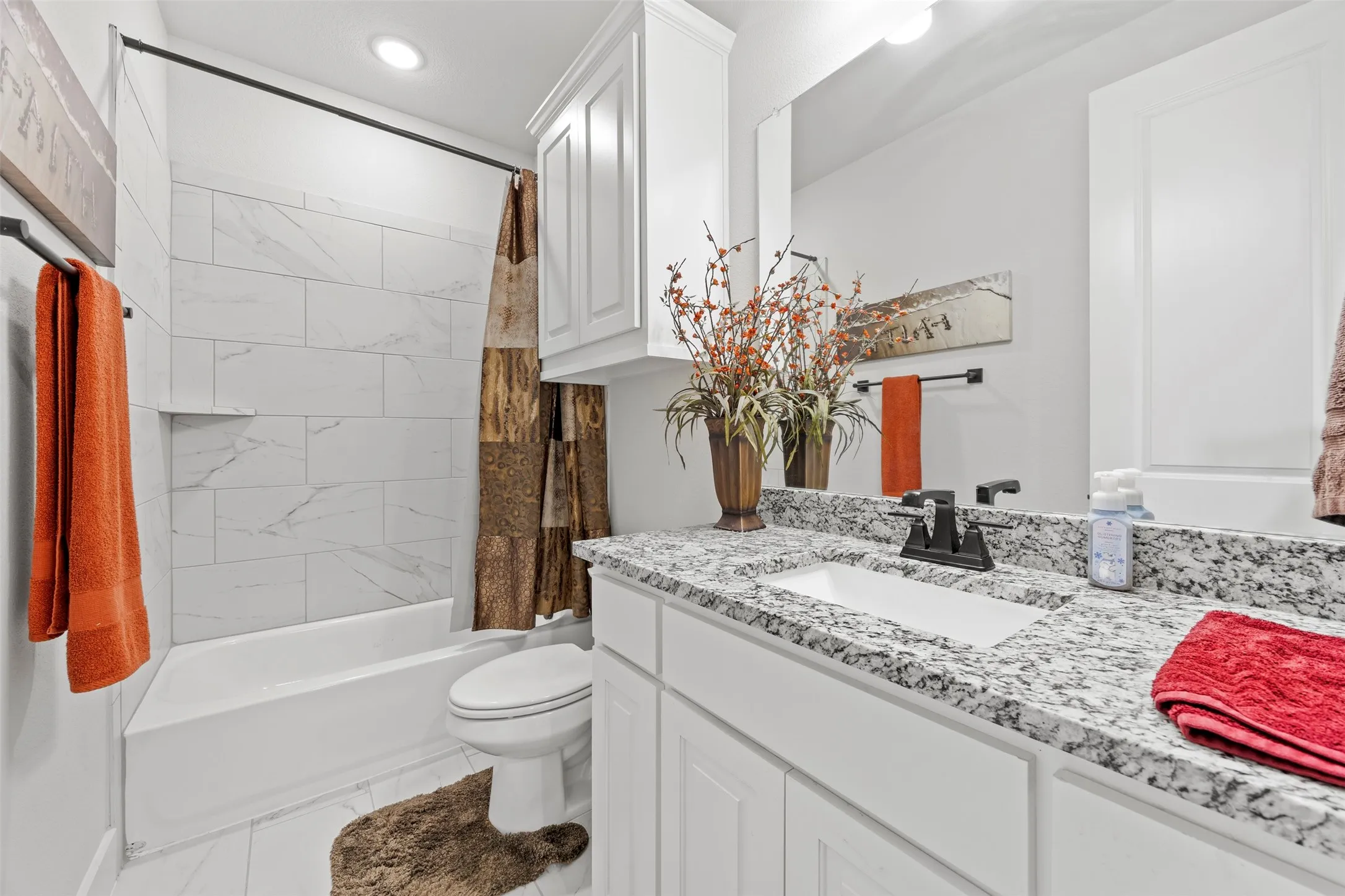 Single Family Residence For Sale in Ellis County , 321 Rolling Meadows Drive, Waxahachie, Texas 75165, 4 Bedroom, 3 Bathroom, 3 Garage spaces, 3,040 Sqft, built in 2021, Preowned, mls#21242941, Real Estate Agent in Waxahachie, Homes For Sale in Ellis county, Homes For Sale in Waxahachie, Realtor in Waxahachie Texas, Real Estate Brokerage Independent Realty Texas, Luminita Cordes Realtor