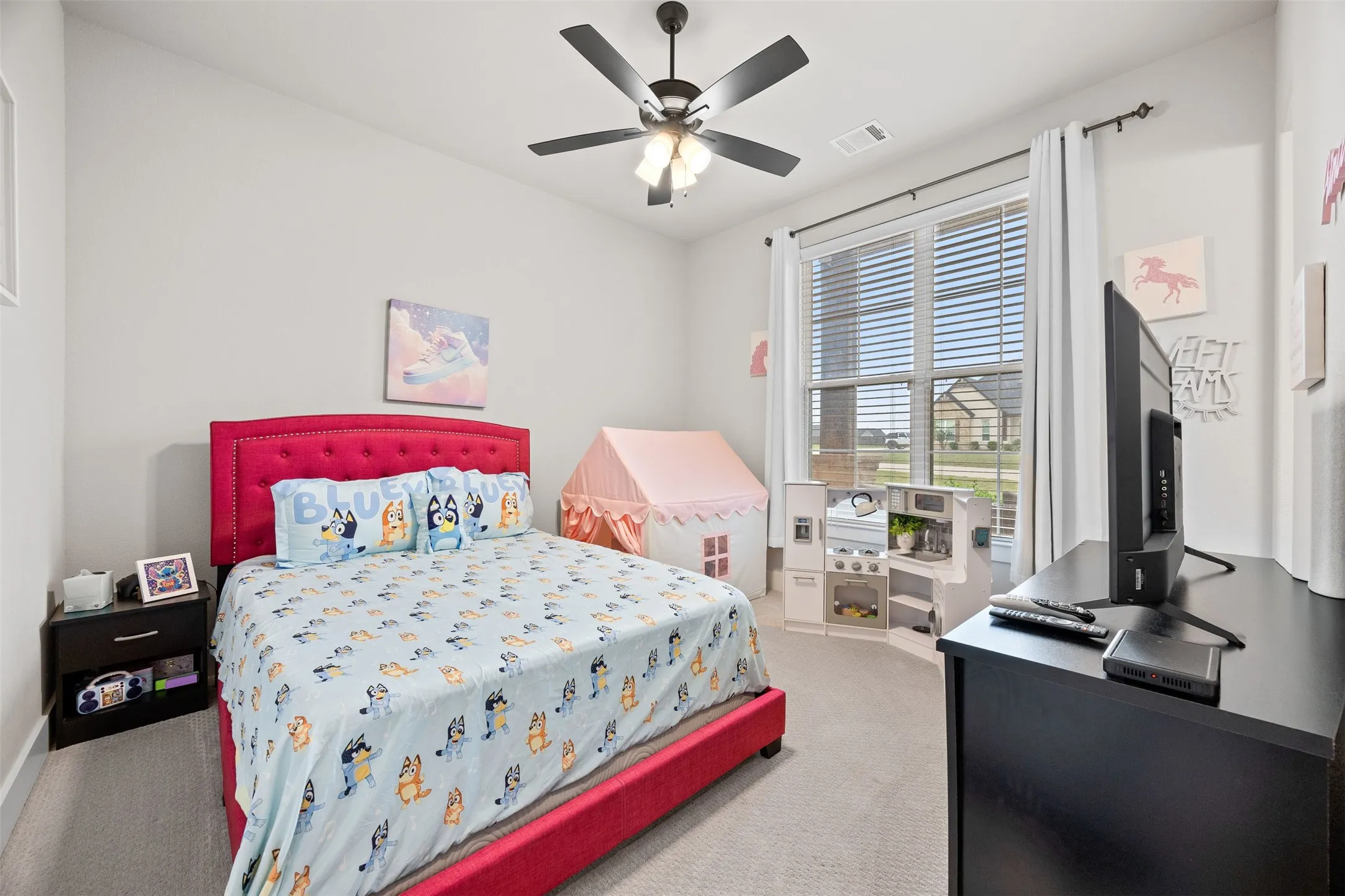 Single Family Residence For Sale in Ellis County , 321 Rolling Meadows Drive, Waxahachie, Texas 75165, 4 Bedroom, 3 Bathroom, 3 Garage spaces, 3,040 Sqft, built in 2021, Preowned, mls#21242941, Real Estate Agent in Waxahachie, Homes For Sale in Ellis county, Homes For Sale in Waxahachie, Realtor in Waxahachie Texas, Real Estate Brokerage Independent Realty Texas, Luminita Cordes Realtor
