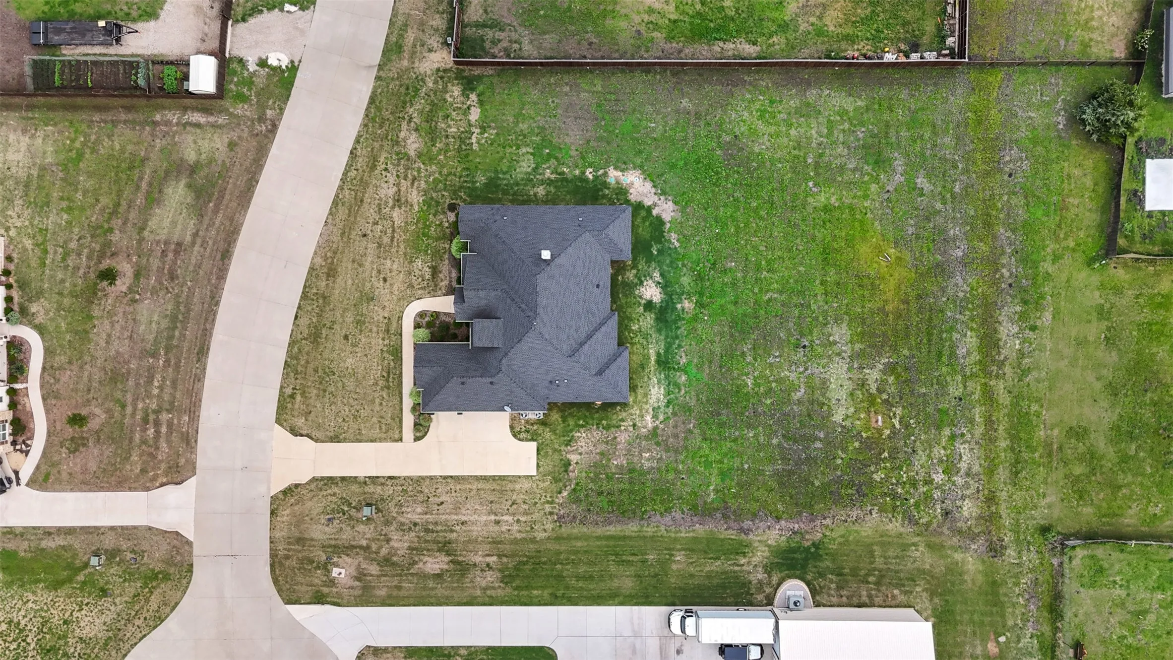 Single Family Residence For Sale in Ellis County , 321 Rolling Meadows Drive, Waxahachie, Texas 75165, 4 Bedroom, 3 Bathroom, 3 Garage spaces, 3,040 Sqft, built in 2021, Preowned, mls#21242941, Real Estate Agent in Waxahachie, Homes For Sale in Ellis county, Homes For Sale in Waxahachie, Realtor in Waxahachie Texas, Real Estate Brokerage Independent Realty Texas, Luminita Cordes Realtor