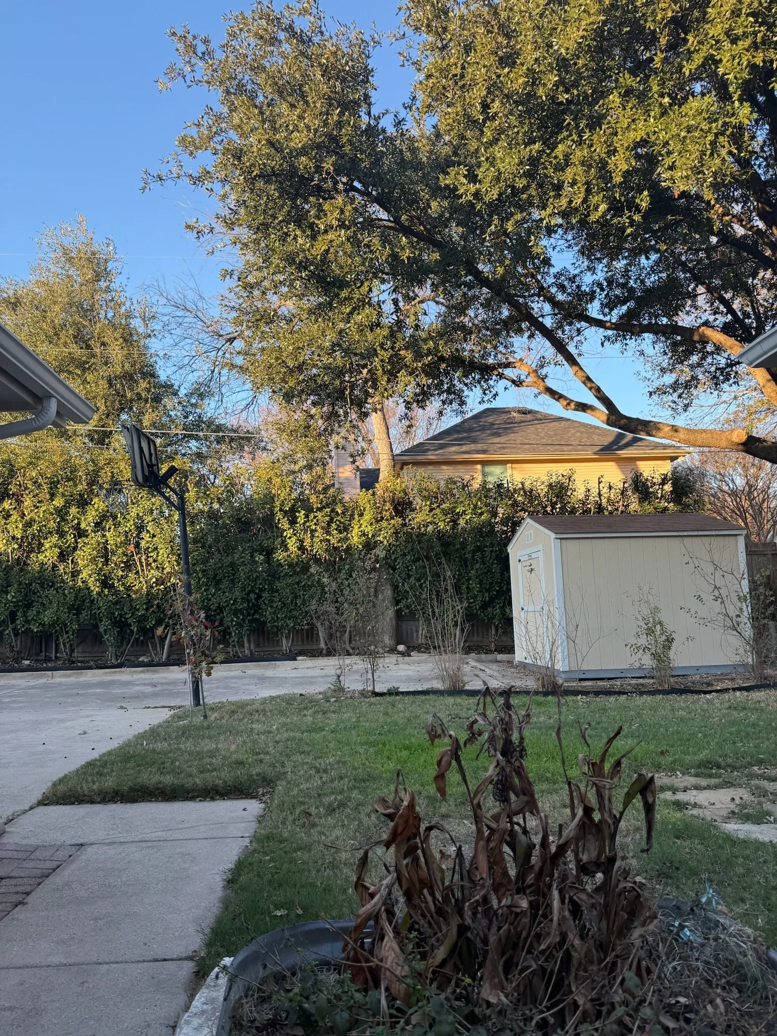 Single Family Residence For Sale in Tarrant County , 7809 Hightower Drive, North Richland Hills, Texas 76182, 3 Bedroom, 2 Bathroom, 2 Garage spaces, 2,117 Sqft, built in 1995, mls#21241327, Real Estate Agent in North Richland Hills, Homes For Sale in Tarrant county, Homes For Sale in North Richland Hills, Realtor in North Richland Hills Texas, Real Estate Brokerage Independent Realty Texas, Luminita Cordes Realtor