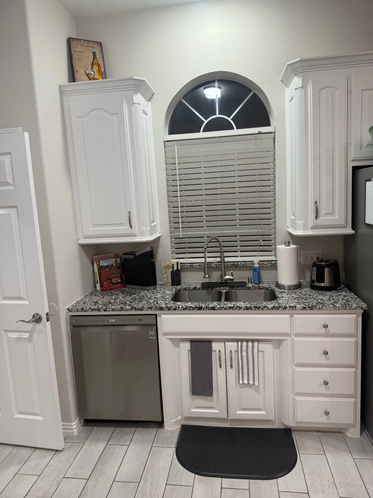 Single Family Residence For Sale in Tarrant County , 7809 Hightower Drive, North Richland Hills, Texas 76182, 3 Bedroom, 2 Bathroom, 2 Garage spaces, 2,117 Sqft, built in 1995, mls#21241327, Real Estate Agent in North Richland Hills, Homes For Sale in Tarrant county, Homes For Sale in North Richland Hills, Realtor in North Richland Hills Texas, Real Estate Brokerage Independent Realty Texas, Luminita Cordes Realtor