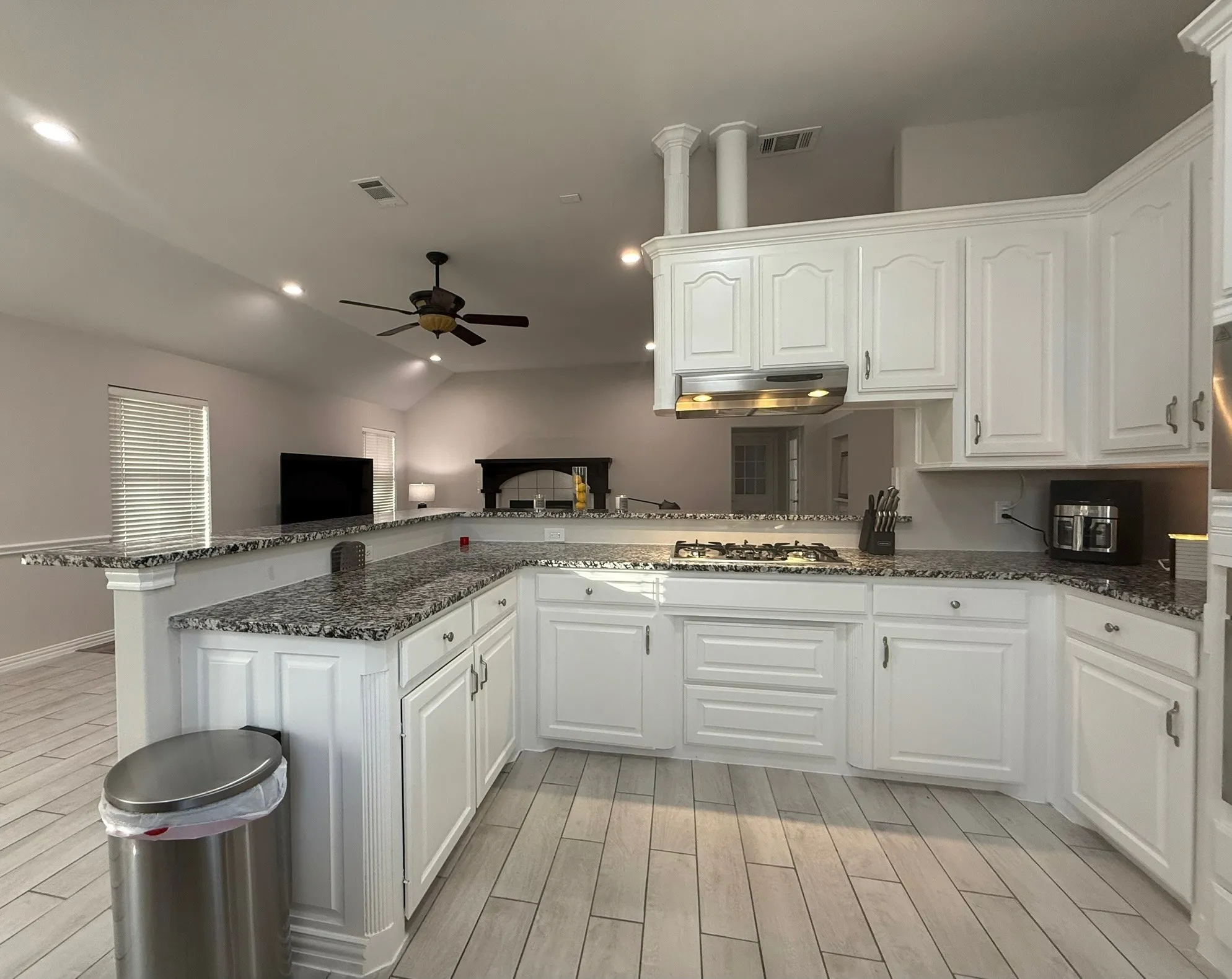 Single Family Residence For Sale in Tarrant County , 7809 Hightower Drive, North Richland Hills, Texas 76182, 3 Bedroom, 2 Bathroom, 2 Garage spaces, 2,117 Sqft, built in 1995, mls#21241327, Real Estate Agent in North Richland Hills, Homes For Sale in Tarrant county, Homes For Sale in North Richland Hills, Realtor in North Richland Hills Texas, Real Estate Brokerage Independent Realty Texas, Luminita Cordes Realtor