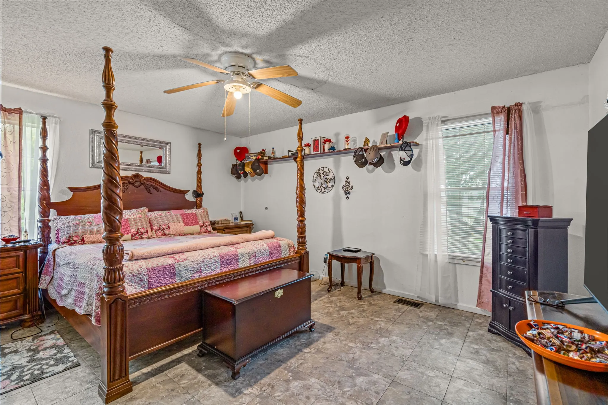 Single Family Residence For Sale in Denton County , 2038 Fm 455 W, Sanger, Texas 76266, 4 Bedrooms, 3 Bathrooms, Garage spaces, 2,207 Sqft, built in 1986, Preowned, Price $950,000, mls#21238621, Real Estate Agent in Sanger, Homes For Sale in Denton county, Homes For Sale in Sanger, Realtor in Sanger Texas, Real Estate Brokerage Independent Realty Texas, Luminita Cordes Realtor