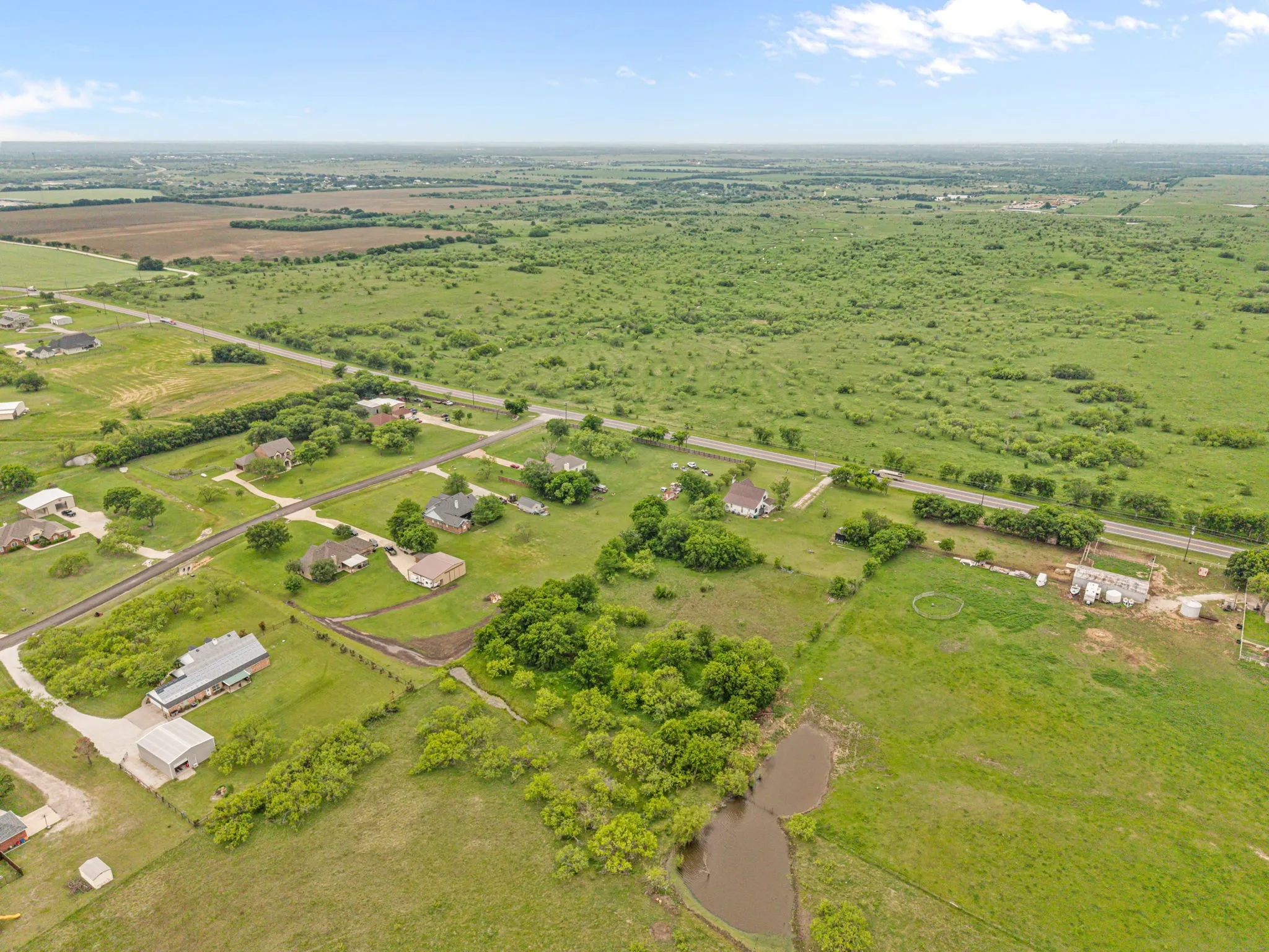 Single Family Residence For Sale in Denton County , 2038 Fm 455 W, Sanger, Texas 76266, 4 Bedrooms, 3 Bathrooms, Garage spaces, 2,207 Sqft, built in 1986, Preowned, Price $950,000, mls#21238621, Real Estate Agent in Sanger, Homes For Sale in Denton county, Homes For Sale in Sanger, Realtor in Sanger Texas, Real Estate Brokerage Independent Realty Texas, Luminita Cordes Realtor