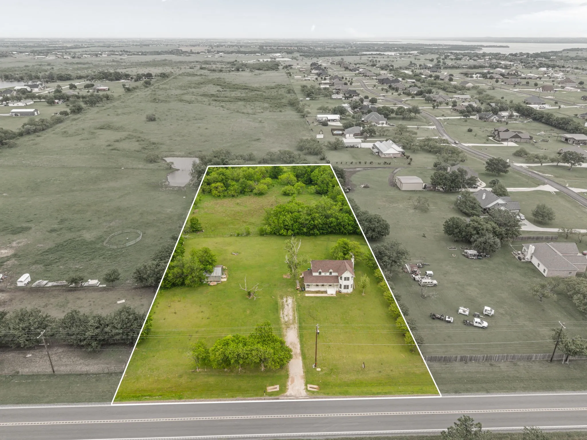 Single Family Residence For Sale in Denton County , 2038 Fm 455 W, Sanger, Texas 76266, 4 Bedrooms, 3 Bathrooms, Garage spaces, 2,207 Sqft, built in 1986, Preowned, Price $950,000, mls#21238621, Real Estate Agent in Sanger, Homes For Sale in Denton county, Homes For Sale in Sanger, Realtor in Sanger Texas, Real Estate Brokerage Independent Realty Texas, Luminita Cordes Realtor