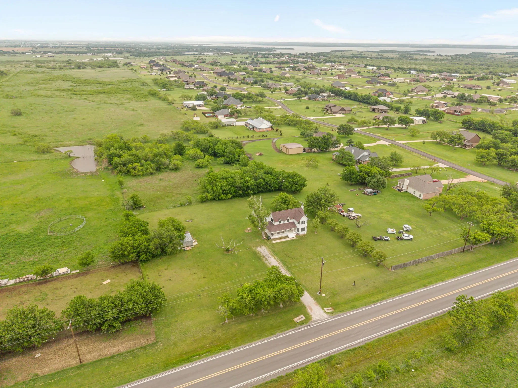 Single Family Residence For Sale in Denton County , 2038 Fm 455 W, Sanger, Texas 76266, 4 Bedrooms, 3 Bathrooms, Garage spaces, 2,207 Sqft, built in 1986, Preowned, Price $950,000, mls#21238621, Real Estate Agent in Sanger, Homes For Sale in Denton county, Homes For Sale in Sanger, Realtor in Sanger Texas, Real Estate Brokerage Independent Realty Texas, Luminita Cordes Realtor