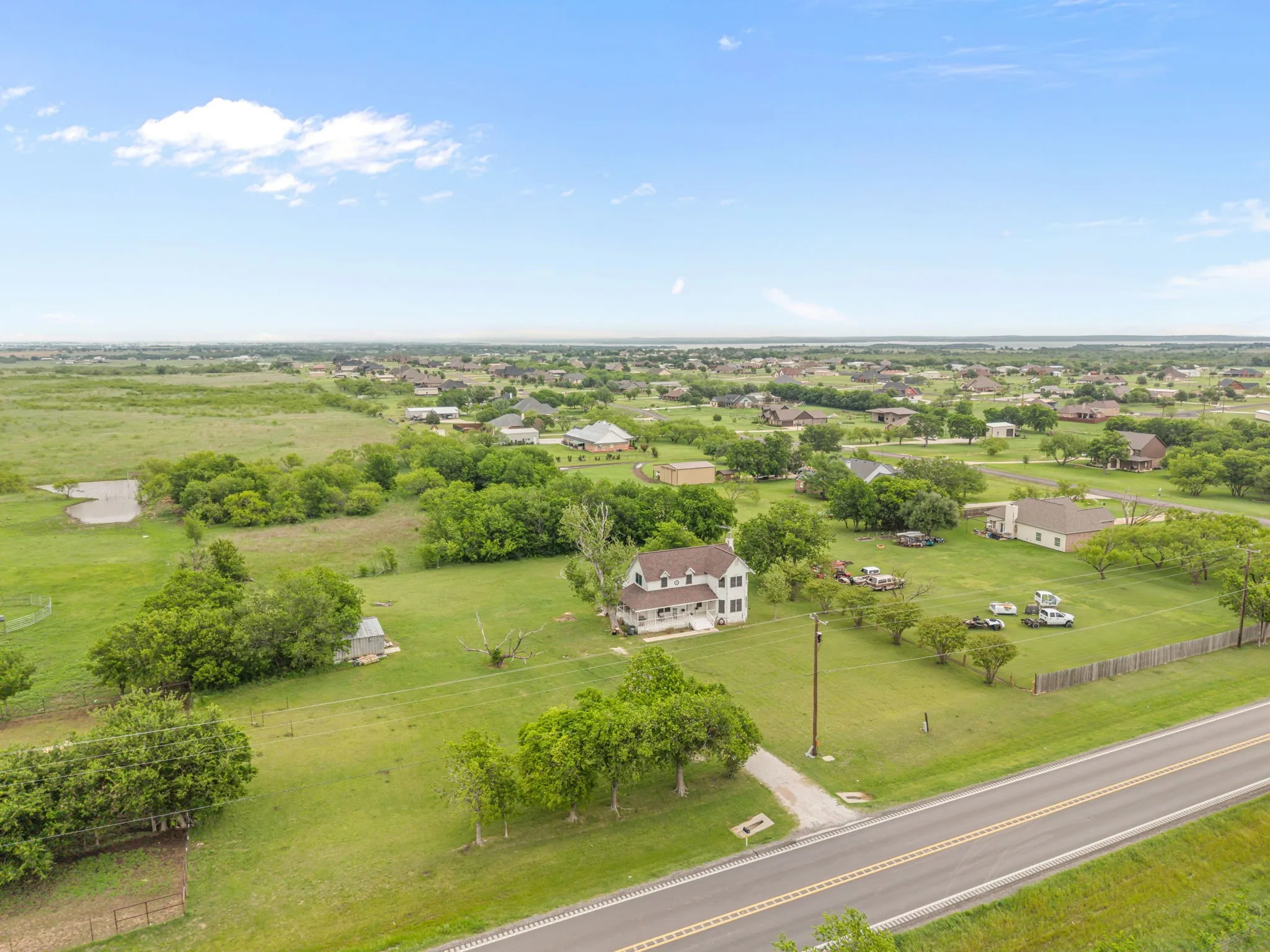 Single Family Residence For Sale in Denton County , 2038 Fm 455 W, Sanger, Texas 76266, 4 Bedrooms, 3 Bathrooms, Garage spaces, 2,207 Sqft, built in 1986, Preowned, Price $950,000, mls#21238621, Real Estate Agent in Sanger, Homes For Sale in Denton county, Homes For Sale in Sanger, Realtor in Sanger Texas, Real Estate Brokerage Independent Realty Texas, Luminita Cordes Realtor