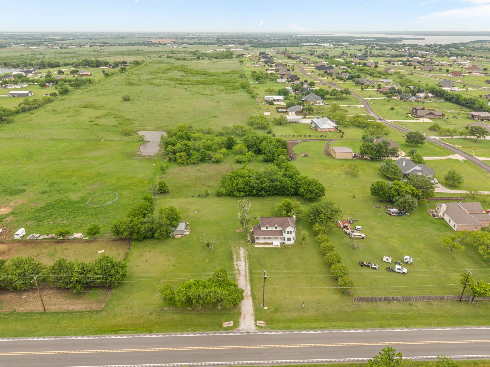 Single Family Residence For Sale in Denton County , 2038 Fm 455 W, Sanger, Texas 76266, 4 Bedrooms, 3 Bathrooms, Garage spaces, 2,207 Sqft, built in 1986, Preowned, Price $950,000, mls#21238621, Real Estate Agent in Sanger, Homes For Sale in Denton county, Homes For Sale in Sanger, Realtor in Sanger Texas, Real Estate Brokerage Independent Realty Texas, Luminita Cordes Realtor