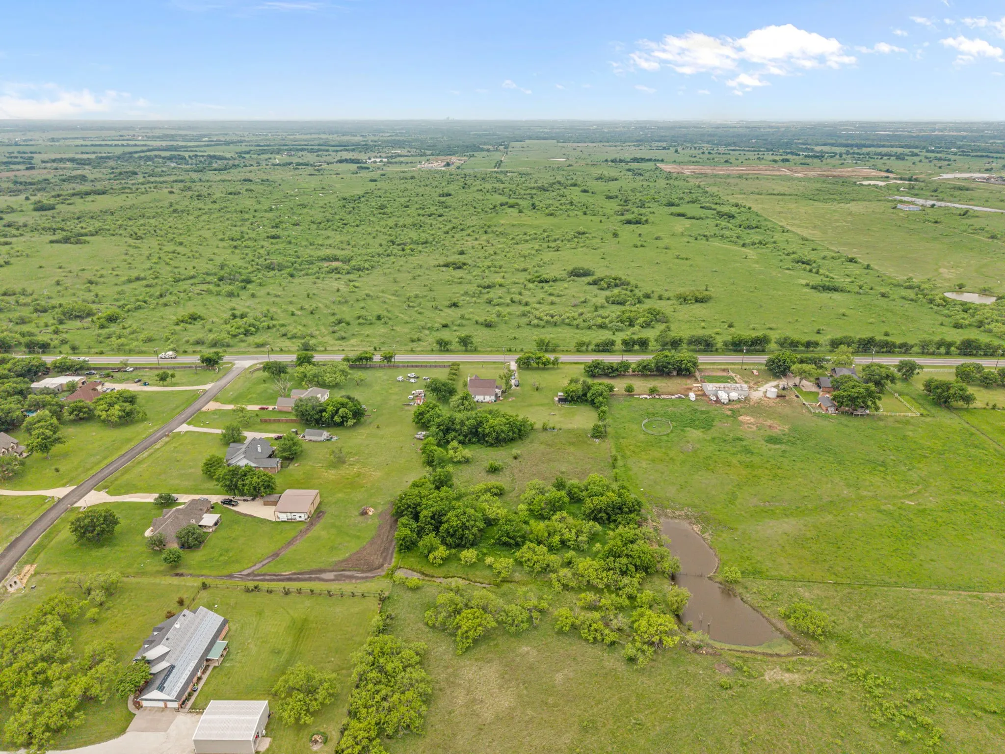 Single Family Residence For Sale in Denton County , 2038 Fm 455 W, Sanger, Texas 76266, 4 Bedrooms, 3 Bathrooms, Garage spaces, 2,207 Sqft, built in 1986, Preowned, Price $950,000, mls#21238621, Real Estate Agent in Sanger, Homes For Sale in Denton county, Homes For Sale in Sanger, Realtor in Sanger Texas, Real Estate Brokerage Independent Realty Texas, Luminita Cordes Realtor
