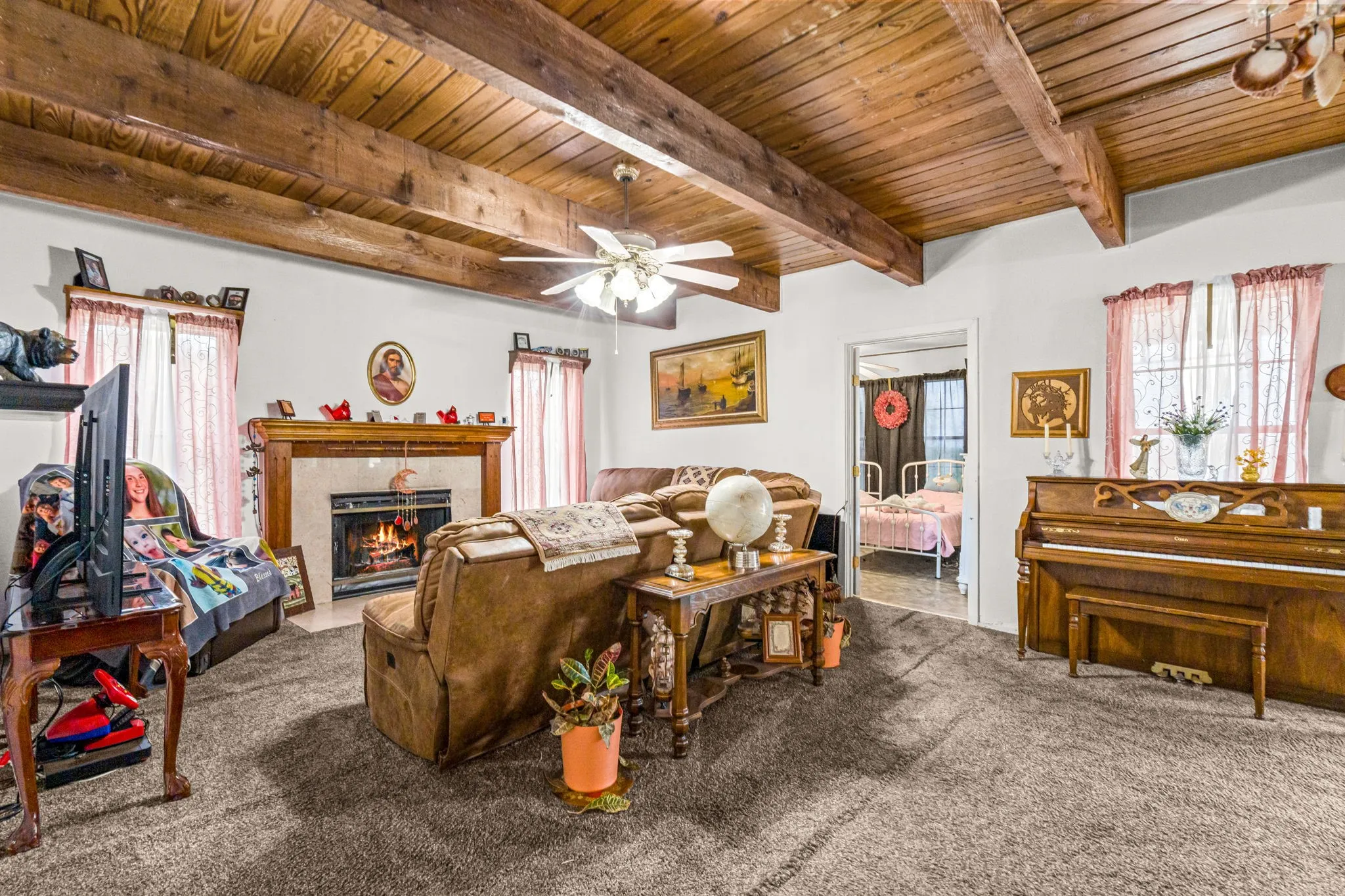 Single Family Residence For Sale in Denton County , 2038 Fm 455 W, Sanger, Texas 76266, 4 Bedrooms, 3 Bathrooms, Garage spaces, 2,207 Sqft, built in 1986, Preowned, Price $950,000, mls#21238621, Real Estate Agent in Sanger, Homes For Sale in Denton county, Homes For Sale in Sanger, Realtor in Sanger Texas, Real Estate Brokerage Independent Realty Texas, Luminita Cordes Realtor