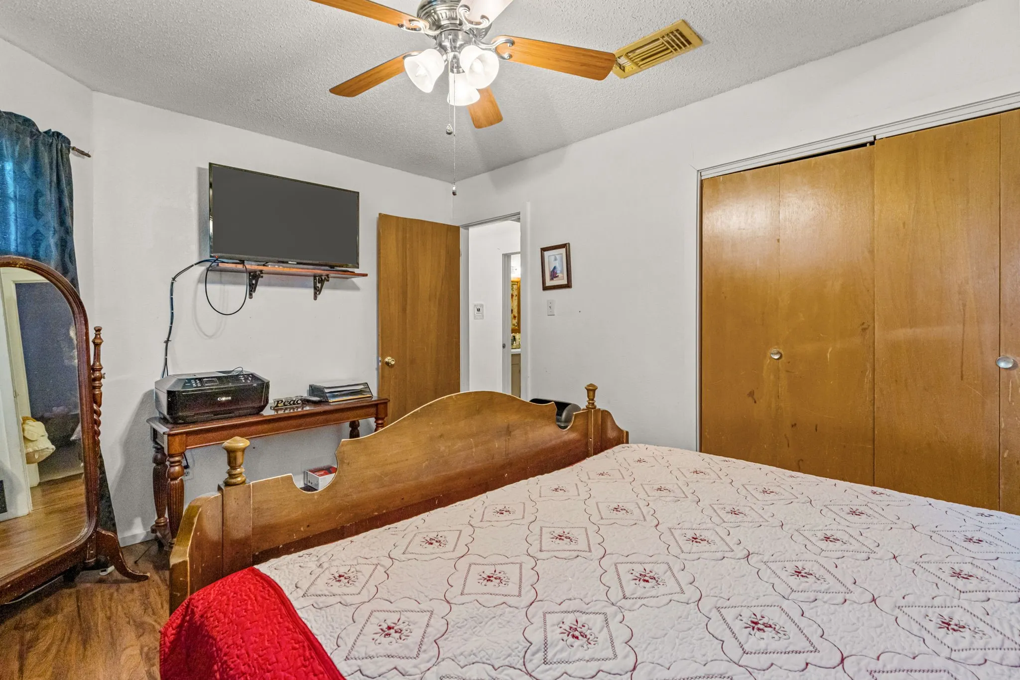 Single Family Residence For Sale in Denton County , 2038 Fm 455 W, Sanger, Texas 76266, 4 Bedrooms, 3 Bathrooms, Garage spaces, 2,207 Sqft, built in 1986, Preowned, Price $950,000, mls#21238621, Real Estate Agent in Sanger, Homes For Sale in Denton county, Homes For Sale in Sanger, Realtor in Sanger Texas, Real Estate Brokerage Independent Realty Texas, Luminita Cordes Realtor