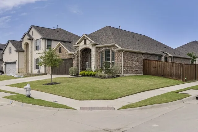 Single Family Residence For Sale in Johnson County , 2616 Henley Way, Mansfield, Texas 76084, 4 Bedroom, 3 Bathroom, 2 Garage spaces, 2,395 Sqft, built in 2023, Preowned, mls#21229049, Real Estate Agent in Mansfield, Homes For Sale in Johnson county, Homes For Sale in Mansfield, Realtor in Mansfield Texas, Real Estate Brokerage Independent Realty Texas, Luminita Cordes Realtor