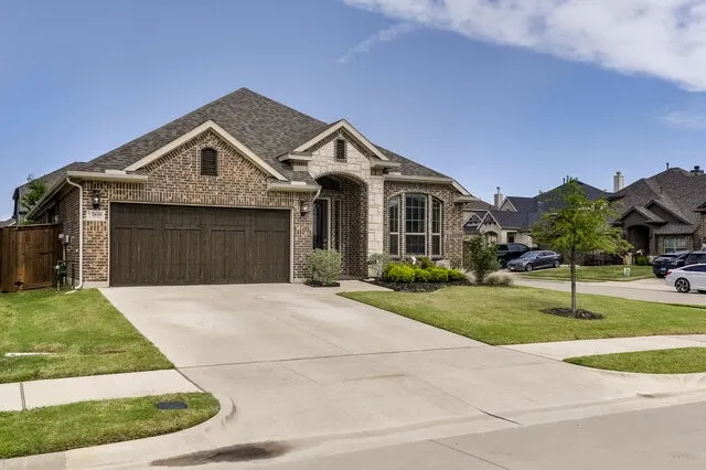 Single Family Residence For Sale in Johnson County , 2616 Henley Way, Mansfield, Texas 76084, 4 Bedroom, 3 Bathroom, 2 Garage spaces, 2,395 Sqft, built in 2023, Preowned, mls#21229049, Real Estate Agent in Mansfield, Homes For Sale in Johnson county, Homes For Sale in Mansfield, Realtor in Mansfield Texas, Real Estate Brokerage Independent Realty Texas, Luminita Cordes Realtor