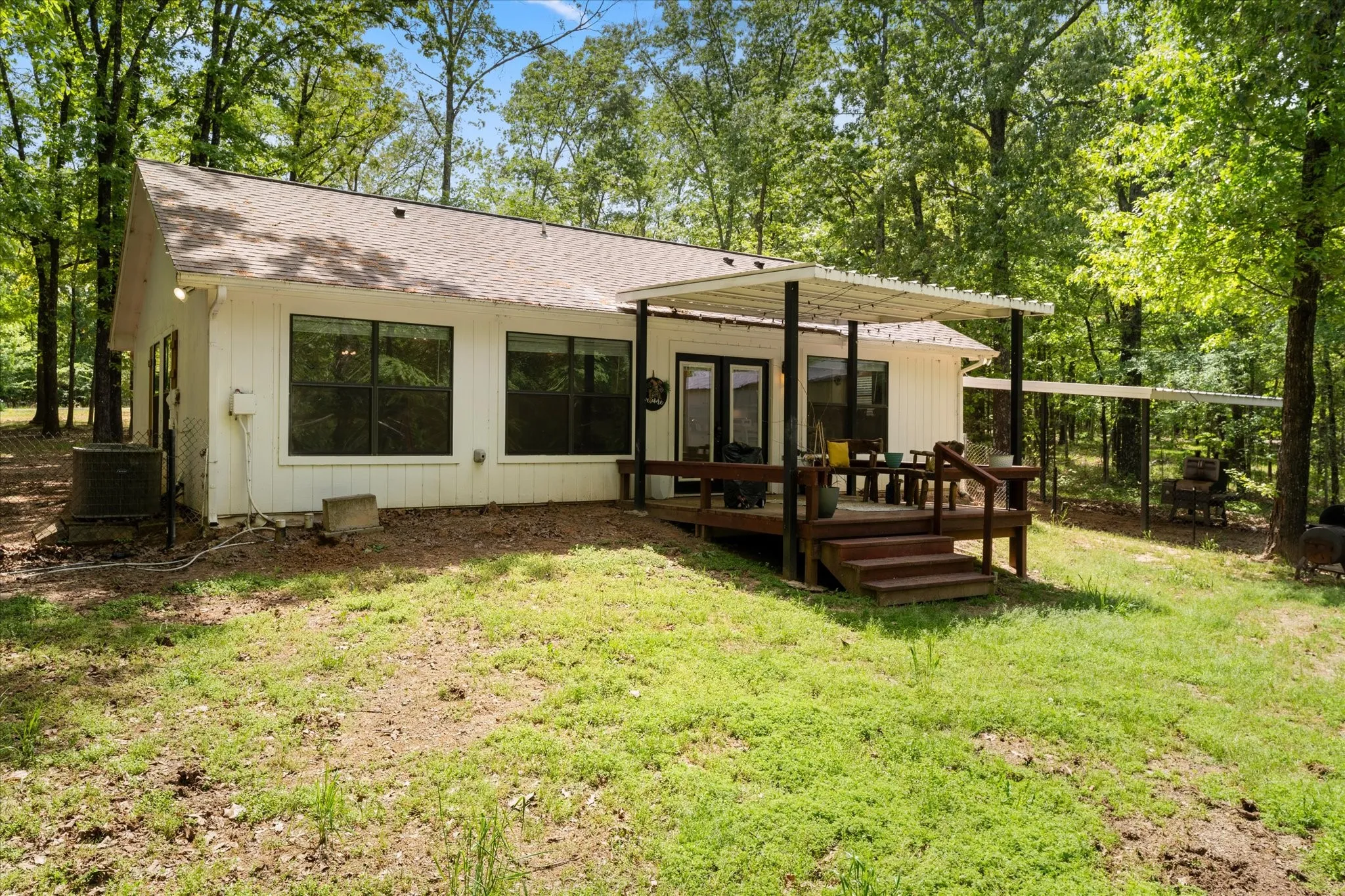 Single Family Residence For Sale in Wood County , 353 PR 5861, Yantis, Texas 75497, 2 Bedroom, 1 Bathroom, Garage spaces, 975 Sqft, built in 2019, Preowned, mls#21224558, Real Estate Agent in Yantis, Homes For Sale in Wood county, Homes For Sale in Yantis, Realtor in Yantis Texas, Real Estate Brokerage Independent Realty Texas, Luminita Cordes Realtor