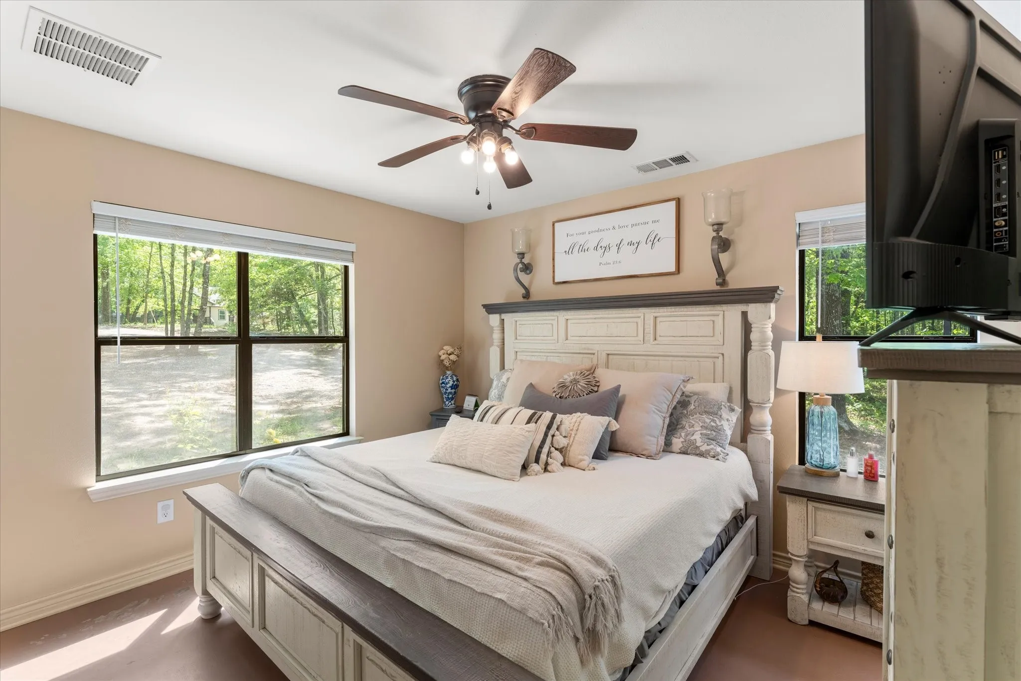 Single Family Residence For Sale in Wood County , 353 PR 5861, Yantis, Texas 75497, 2 Bedroom, 1 Bathroom, Garage spaces, 975 Sqft, built in 2019, Preowned, mls#21224558, Real Estate Agent in Yantis, Homes For Sale in Wood county, Homes For Sale in Yantis, Realtor in Yantis Texas, Real Estate Brokerage Independent Realty Texas, Luminita Cordes Realtor