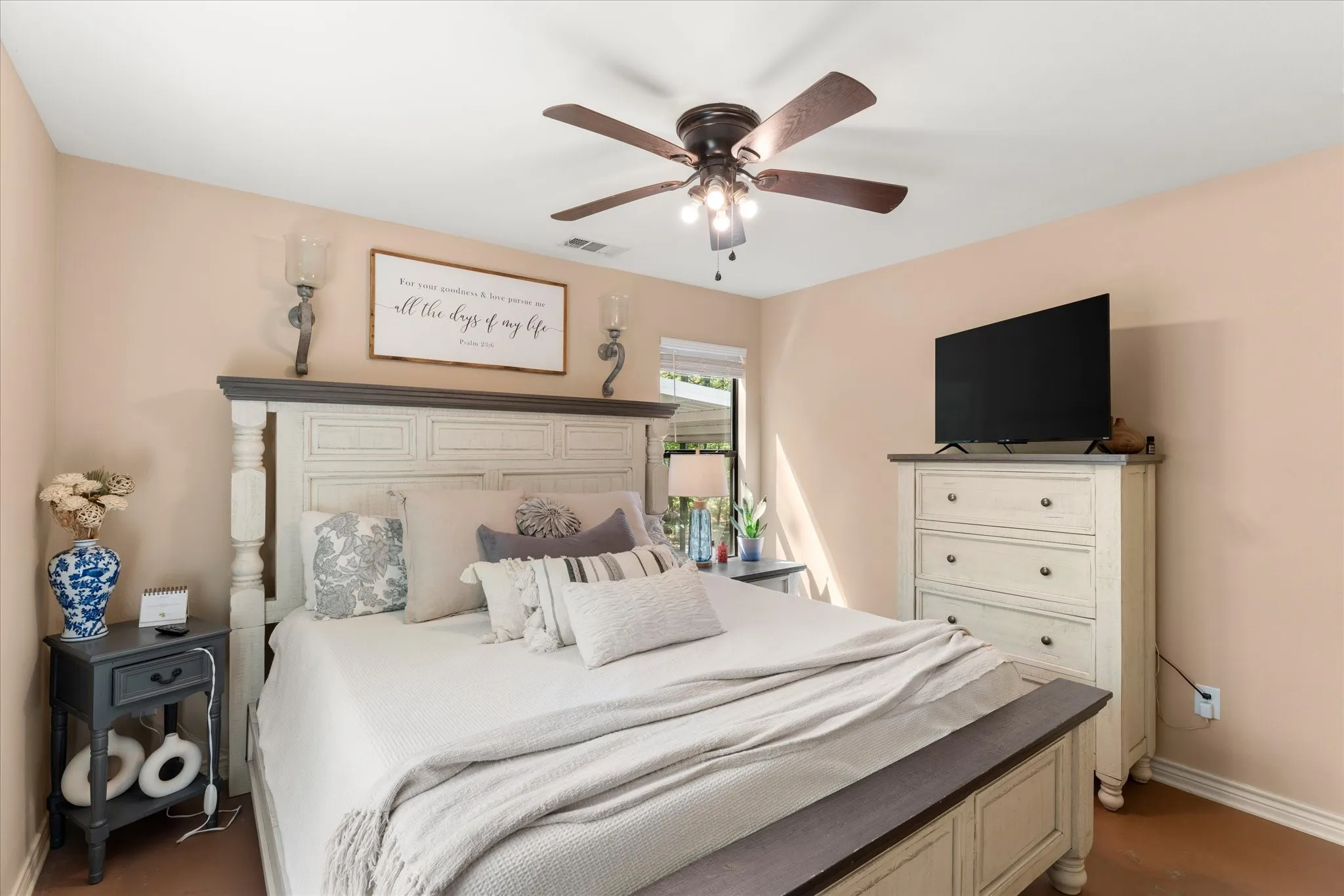 Single Family Residence For Sale in Wood County , 353 PR 5861, Yantis, Texas 75497, 2 Bedroom, 1 Bathroom, Garage spaces, 975 Sqft, built in 2019, Preowned, mls#21224558, Real Estate Agent in Yantis, Homes For Sale in Wood county, Homes For Sale in Yantis, Realtor in Yantis Texas, Real Estate Brokerage Independent Realty Texas, Luminita Cordes Realtor