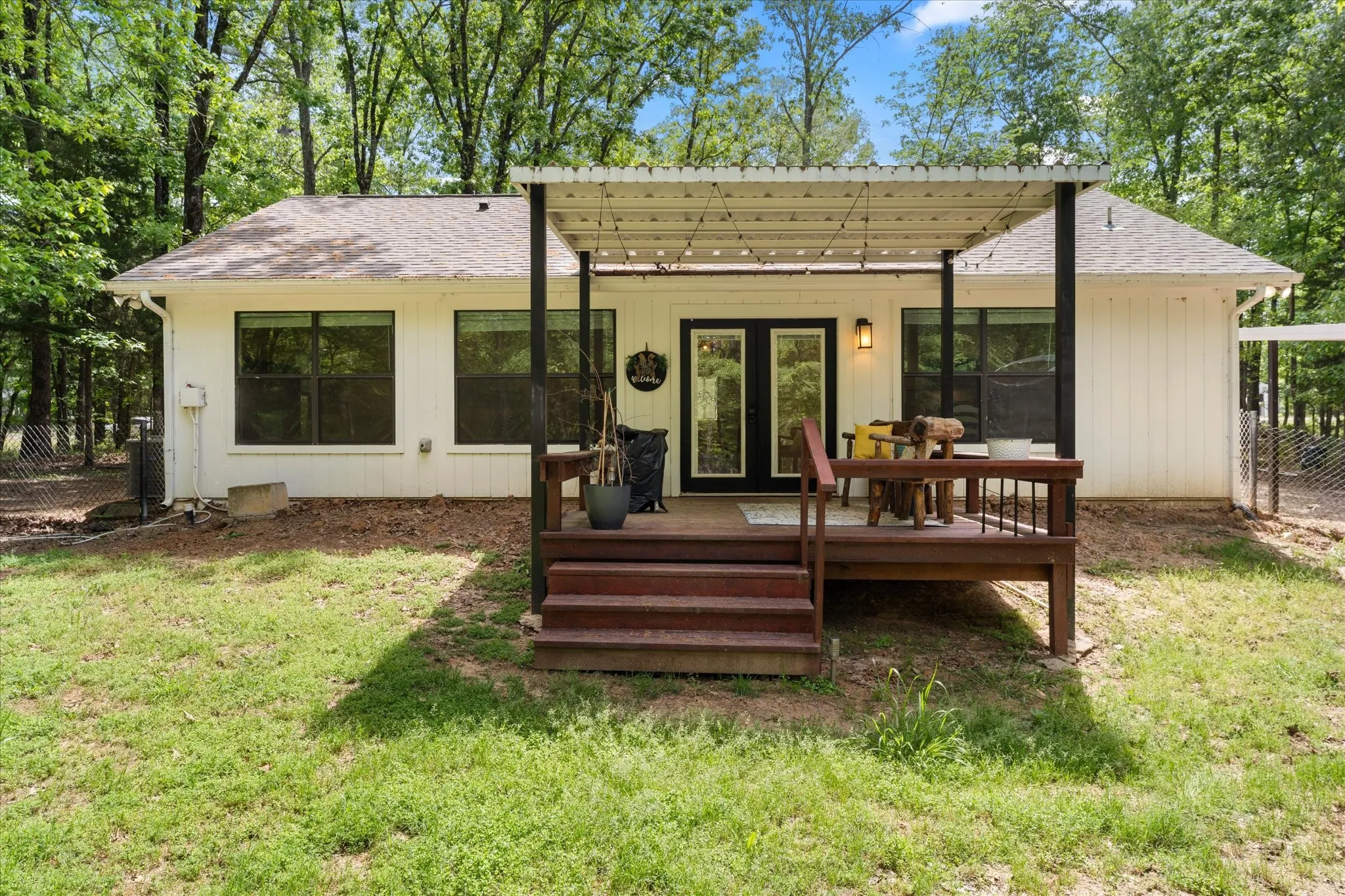 Single Family Residence For Sale in Wood County , 353 PR 5861, Yantis, Texas 75497, 2 Bedroom, 1 Bathroom, Garage spaces, 975 Sqft, built in 2019, Preowned, mls#21224558, Real Estate Agent in Yantis, Homes For Sale in Wood county, Homes For Sale in Yantis, Realtor in Yantis Texas, Real Estate Brokerage Independent Realty Texas, Luminita Cordes Realtor