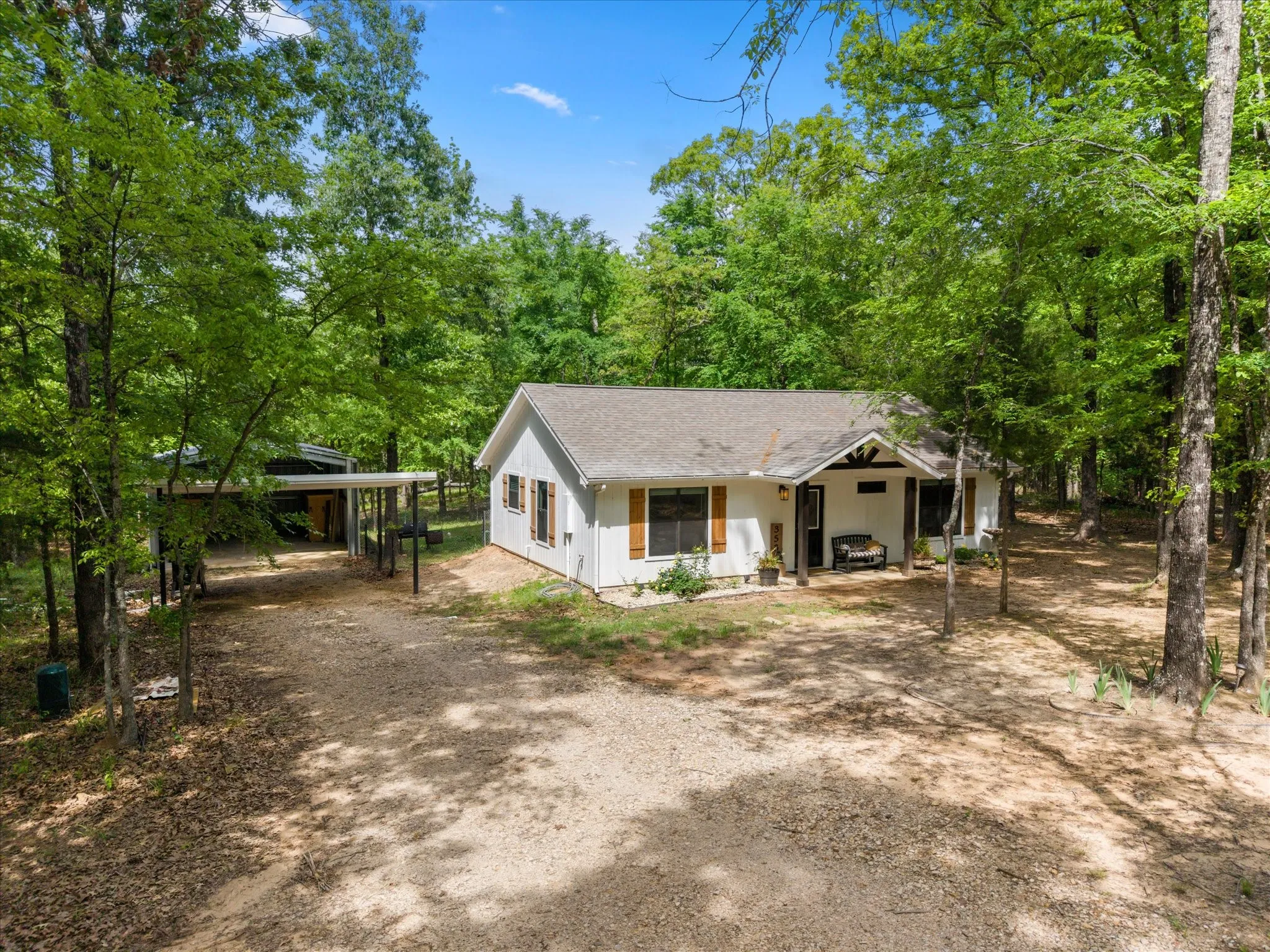 Single Family Residence For Sale in Wood County , 353 PR 5861, Yantis, Texas 75497, 2 Bedroom, 1 Bathroom, Garage spaces, 975 Sqft, built in 2019, Preowned, mls#21224558, Real Estate Agent in Yantis, Homes For Sale in Wood county, Homes For Sale in Yantis, Realtor in Yantis Texas, Real Estate Brokerage Independent Realty Texas, Luminita Cordes Realtor
