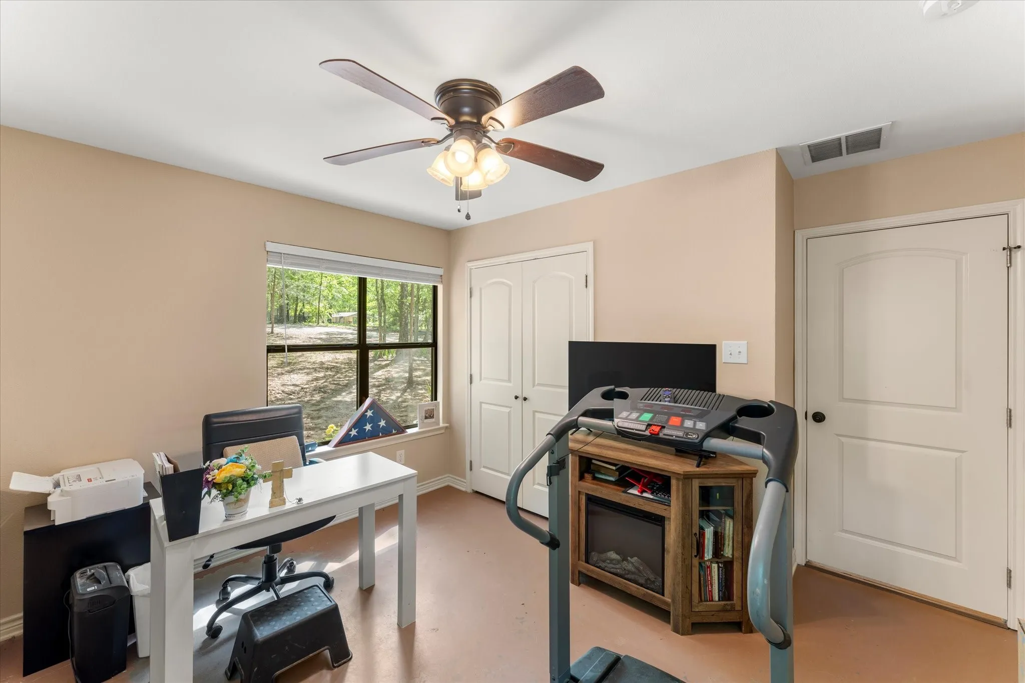 Single Family Residence For Sale in Wood County , 353 PR 5861, Yantis, Texas 75497, 2 Bedroom, 1 Bathroom, Garage spaces, 975 Sqft, built in 2019, Preowned, mls#21224558, Real Estate Agent in Yantis, Homes For Sale in Wood county, Homes For Sale in Yantis, Realtor in Yantis Texas, Real Estate Brokerage Independent Realty Texas, Luminita Cordes Realtor